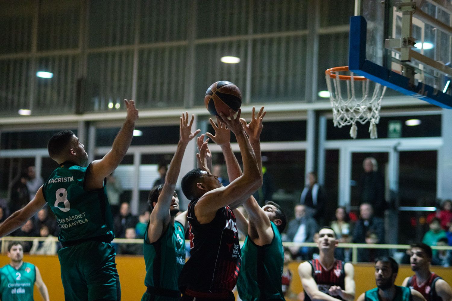 Un moment d'un partit del CB Cerdanyola / FOTO: Adrian Gómez