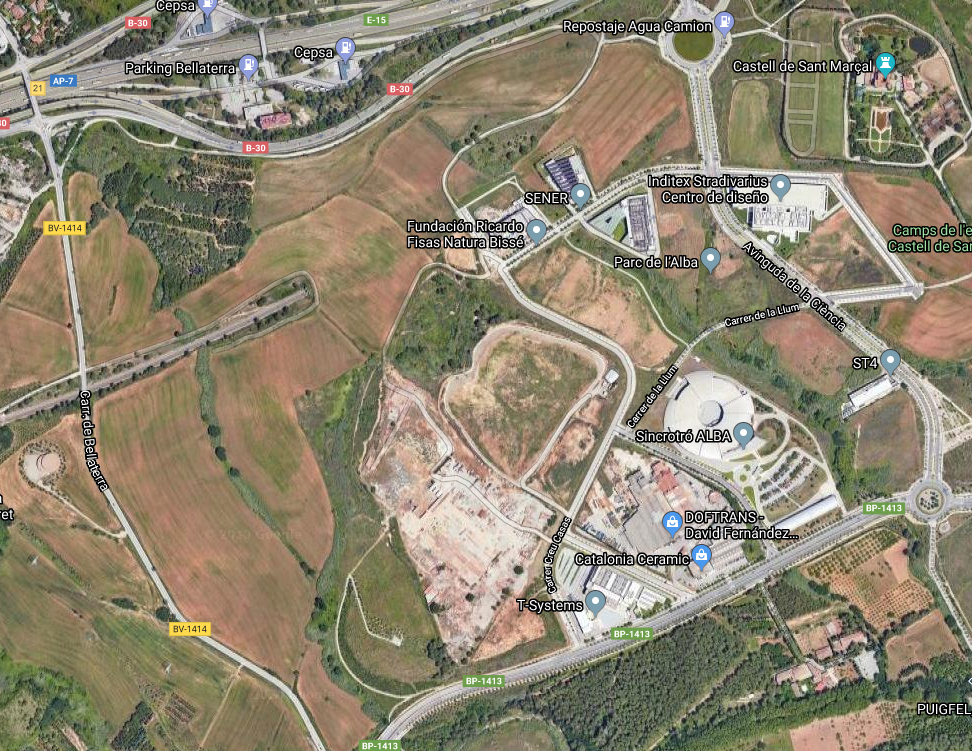 Imatge de satèl·lit del Centre Direccional, que acollirà el macrocentre comercial, entre Sant Cugat i Cerdanyola FOTO: Google Maps