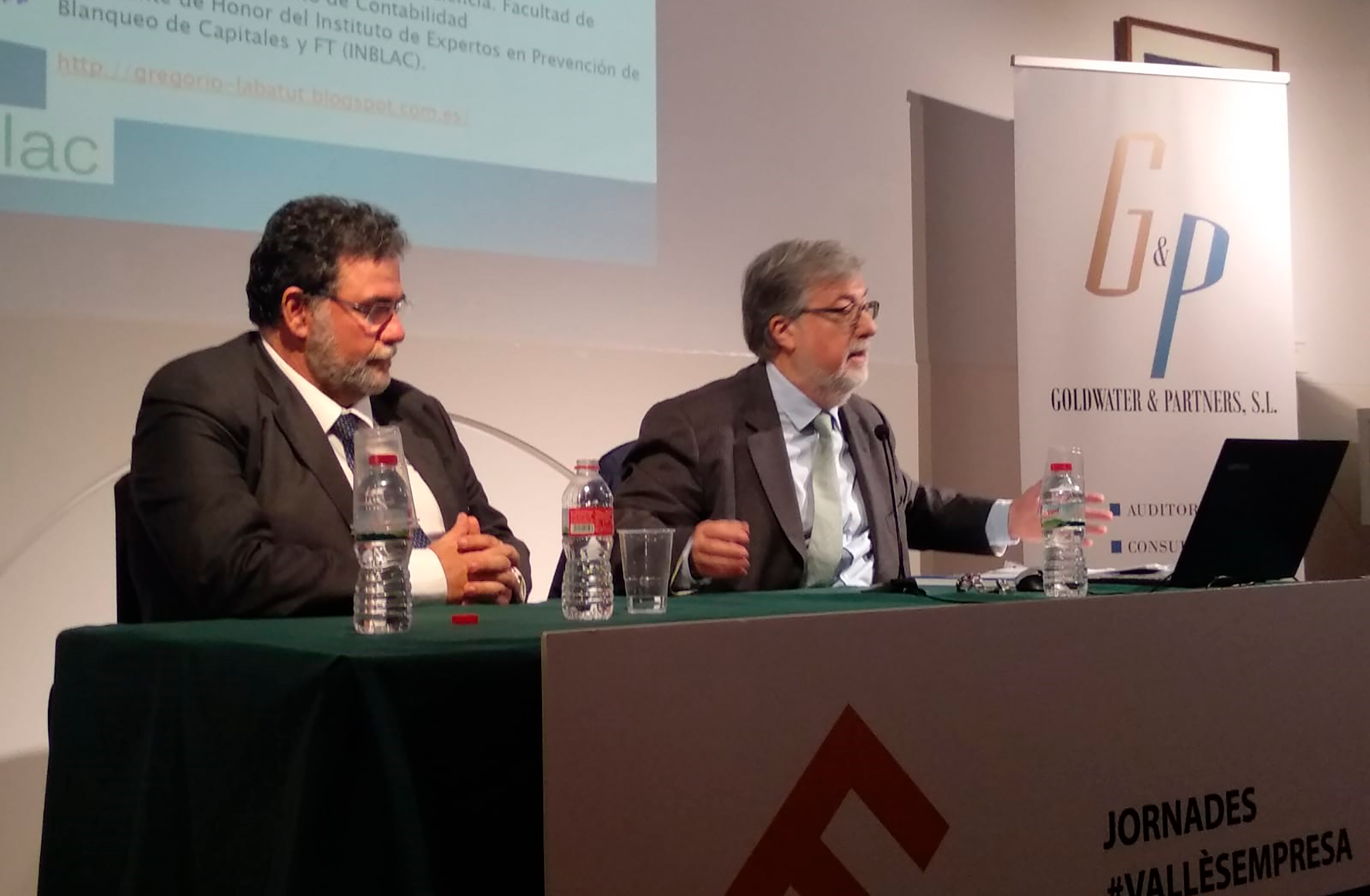 Francisco Hidalgo i Gregorio Labatut en la xerrada al MAC sobre el blanqueig de capital. FOTO: Judith Vila Francisco Hidalgo i Gregorio Labatut en la xerrada al MAC sobre el blanqueig de capital. FOTO: Judith Vila