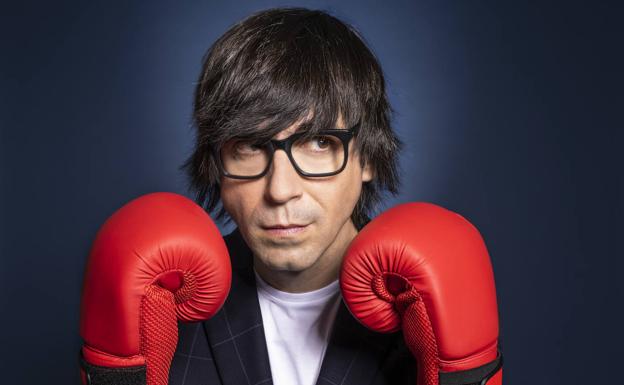 Guanya una entrada doble per veure a Luis Piedrahita i la dona del 600. FOTO: CEDIDA