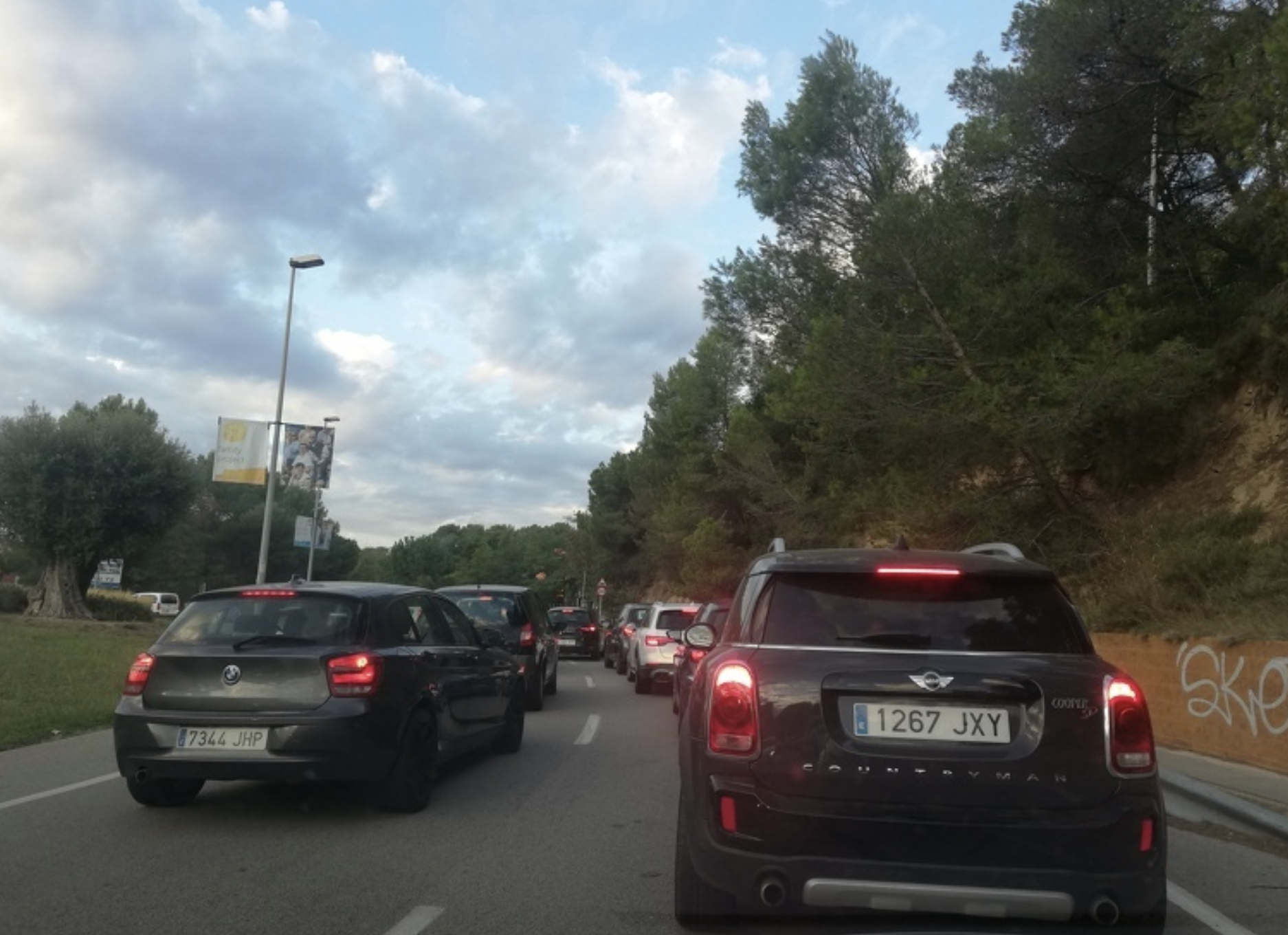 El trànsit a Bellaterra es multiplica a hora punta. FOTO: Bellaterra Diari