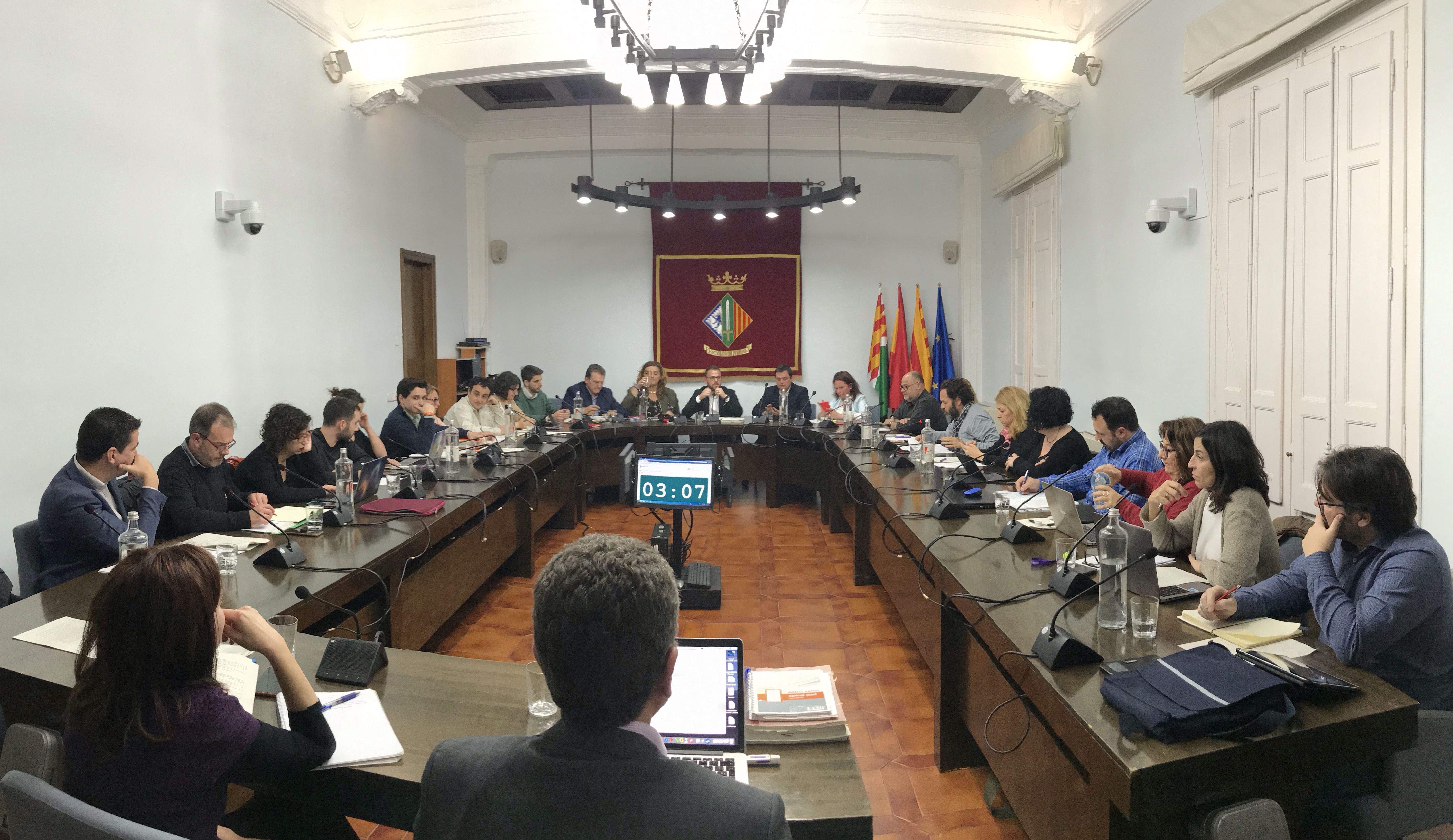 Sala de plens de l'Ajuntament durant el ple de febrer. FOTO: Mónica GM