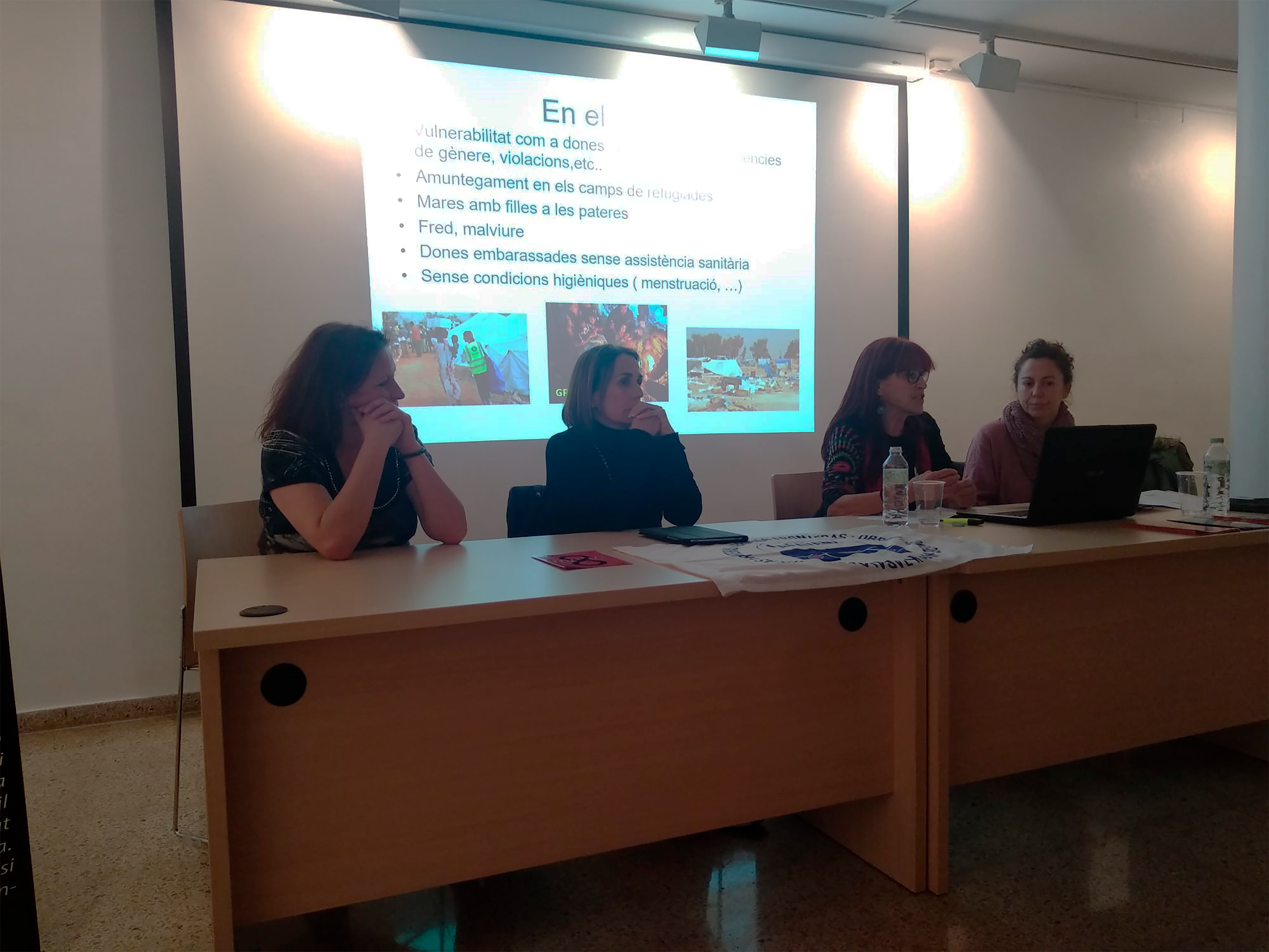 La xerrada ha tingut lloc a la Sala 22 de l'Ateneu. FOTO: Judith Vila 