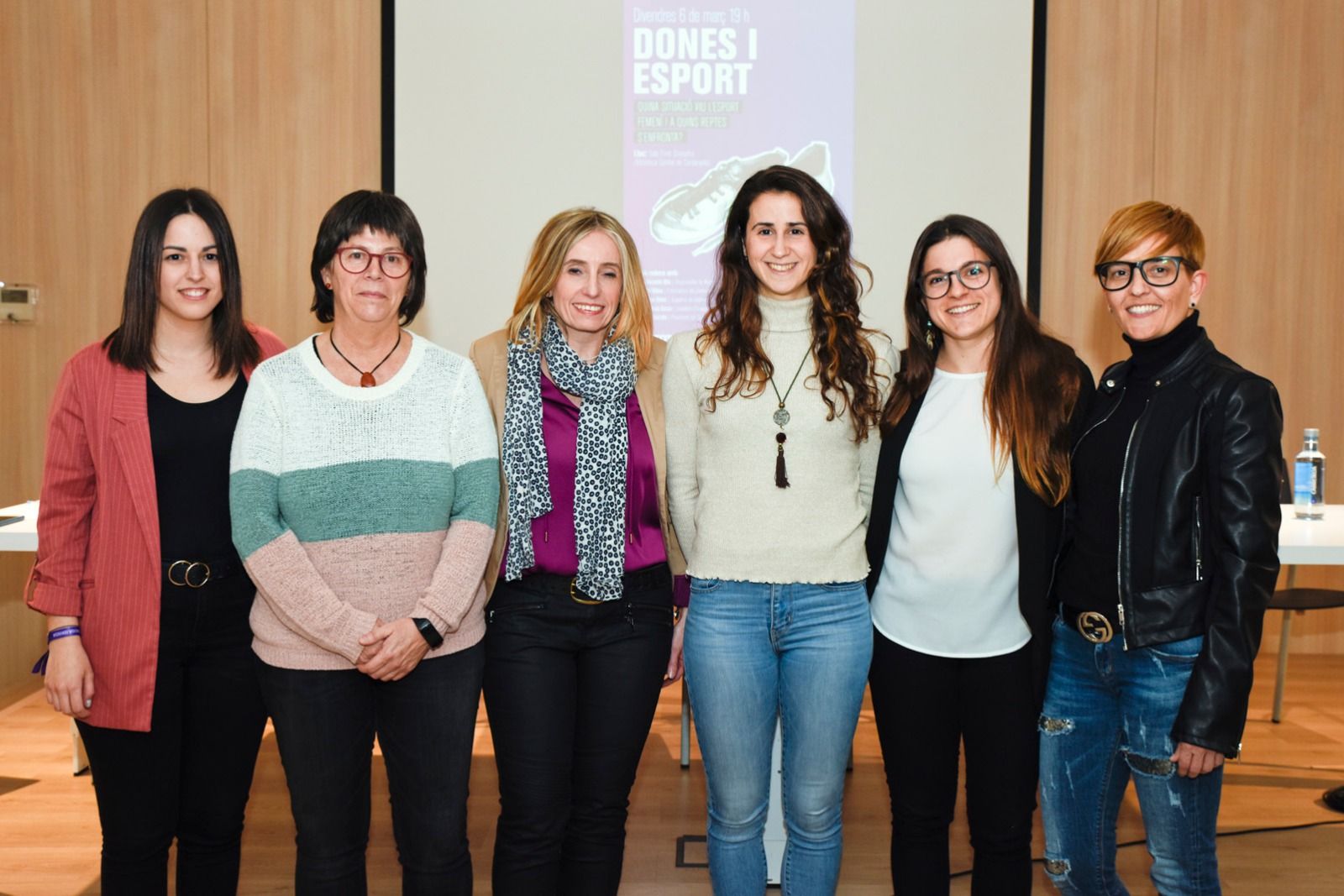 D'esquerra a dreta: Mónica García, Pili Bilbao, Eva Escriche, Elena Olmos, Vanessa García i Alexandra Alba. FOTO: Bernat Millet