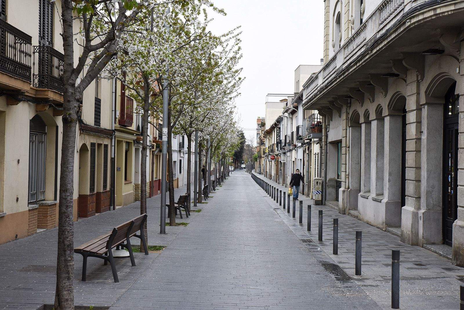 Carrers buits a Cerdanyola durant el confinament. FOTO: Bernat Millet 