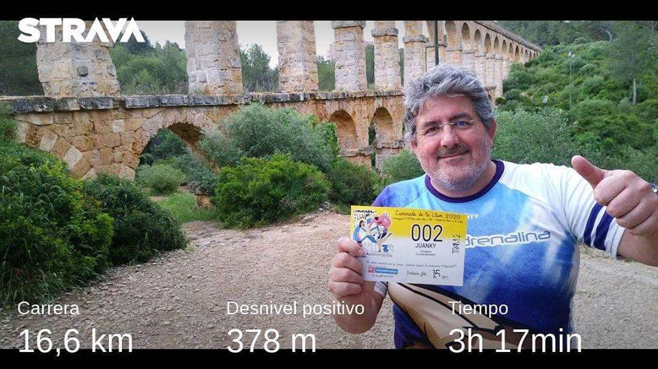 Un participant de la caminada. FOTO: Facebook: Vicente Ferrer