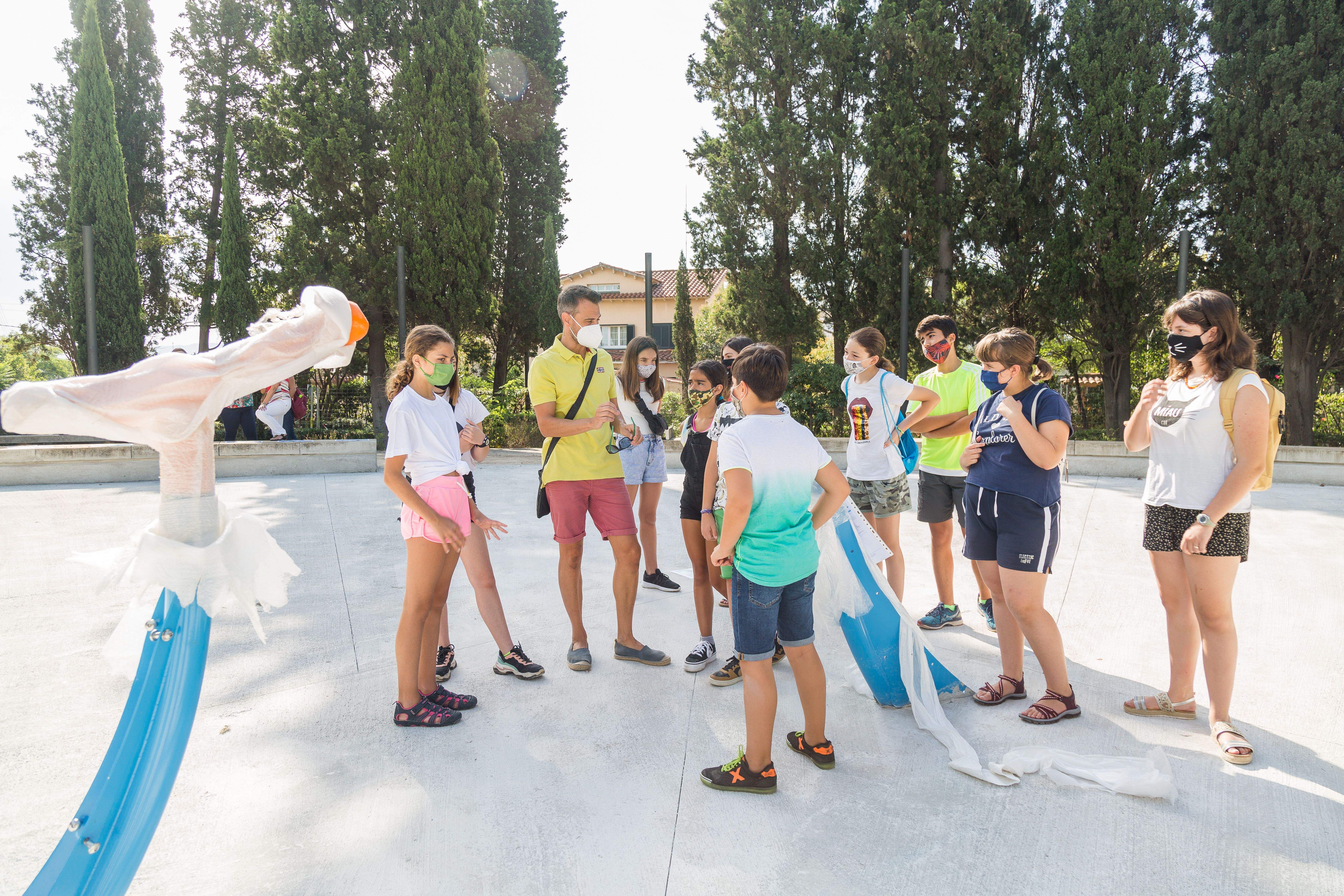 Els membres del CIAC visiten les obres de la zona de jocs d'aigua. FOTO: Ajuntament de Cerdanyola