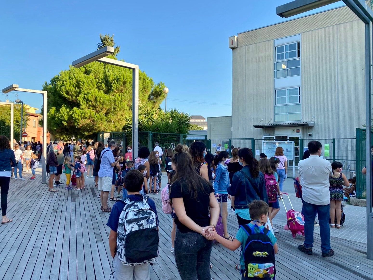 Entrada de l'Escola Saltells. FOTO: Mónica GM