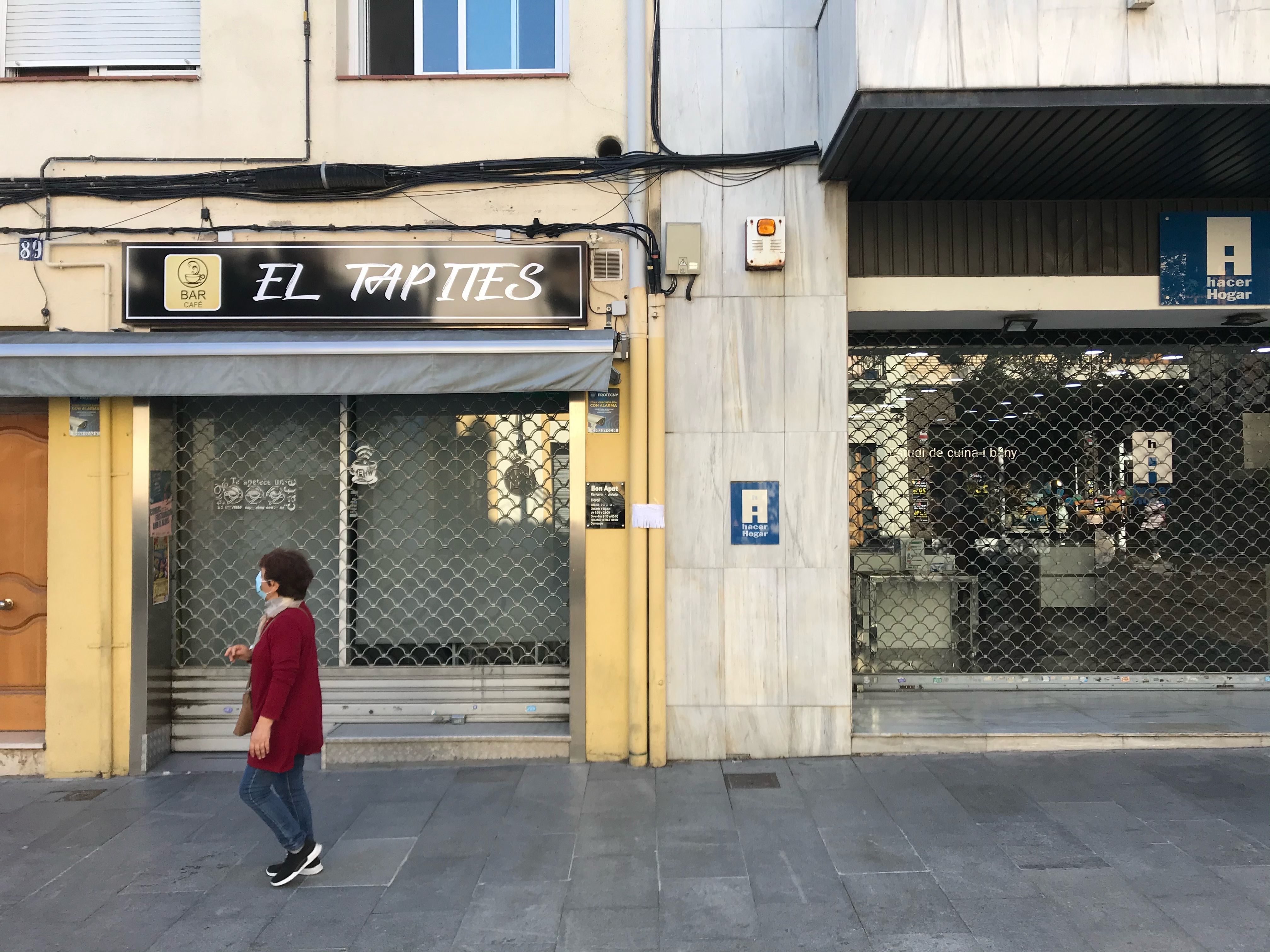 Els ajuts estan destinats a treballadors autònoms, com els propietaris de comerços, afectats per l'impacte de la Covid-19. FOTO: Laura Arias