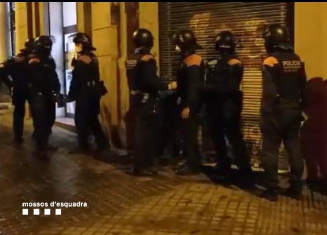 Efectius dels Mossos d'Esquadra durant l'operació. FOTO: Mossos
