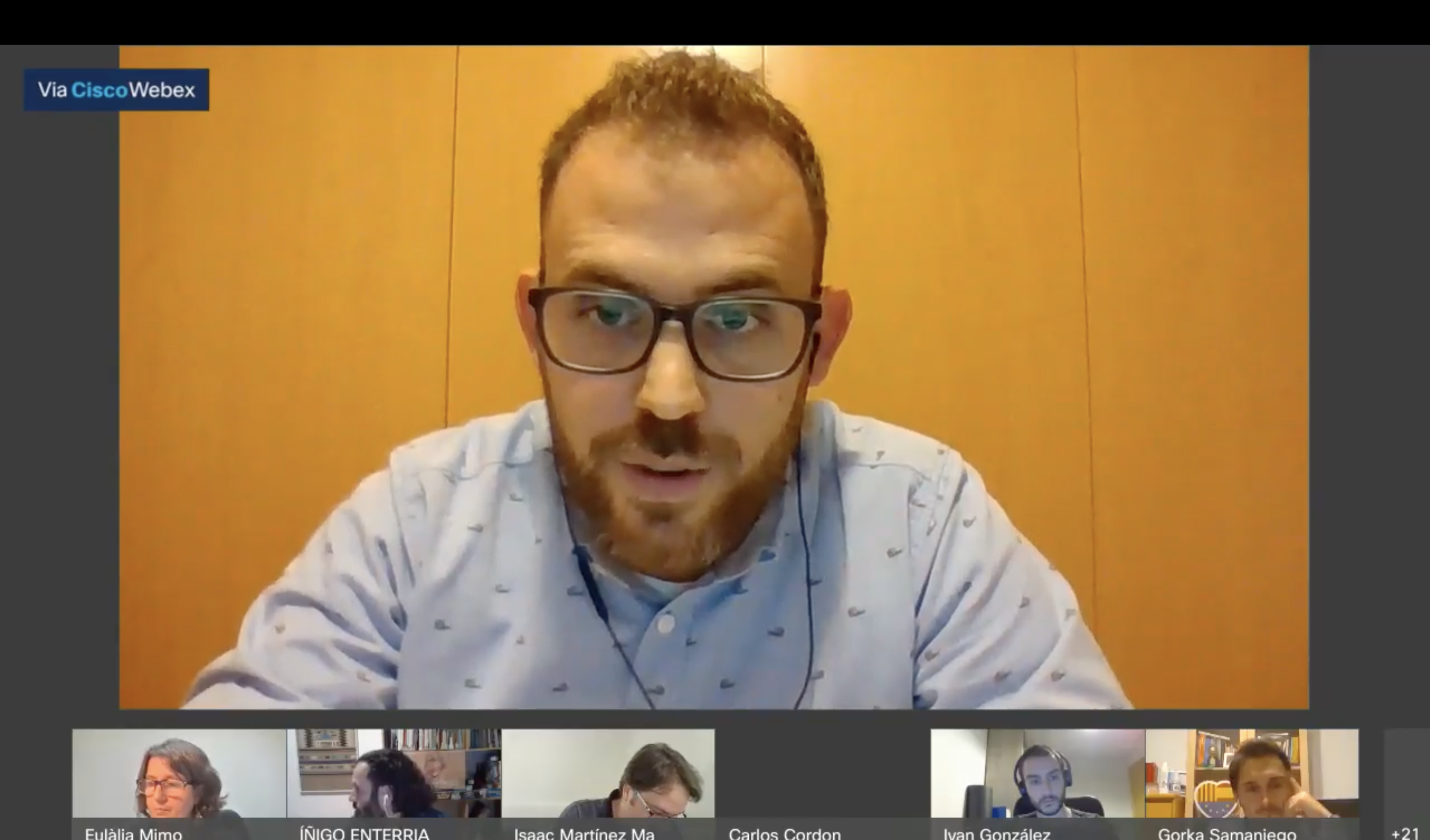 Moment de la sessió plenaria amb l'alcalde Carlos Cordón en primer pla. 