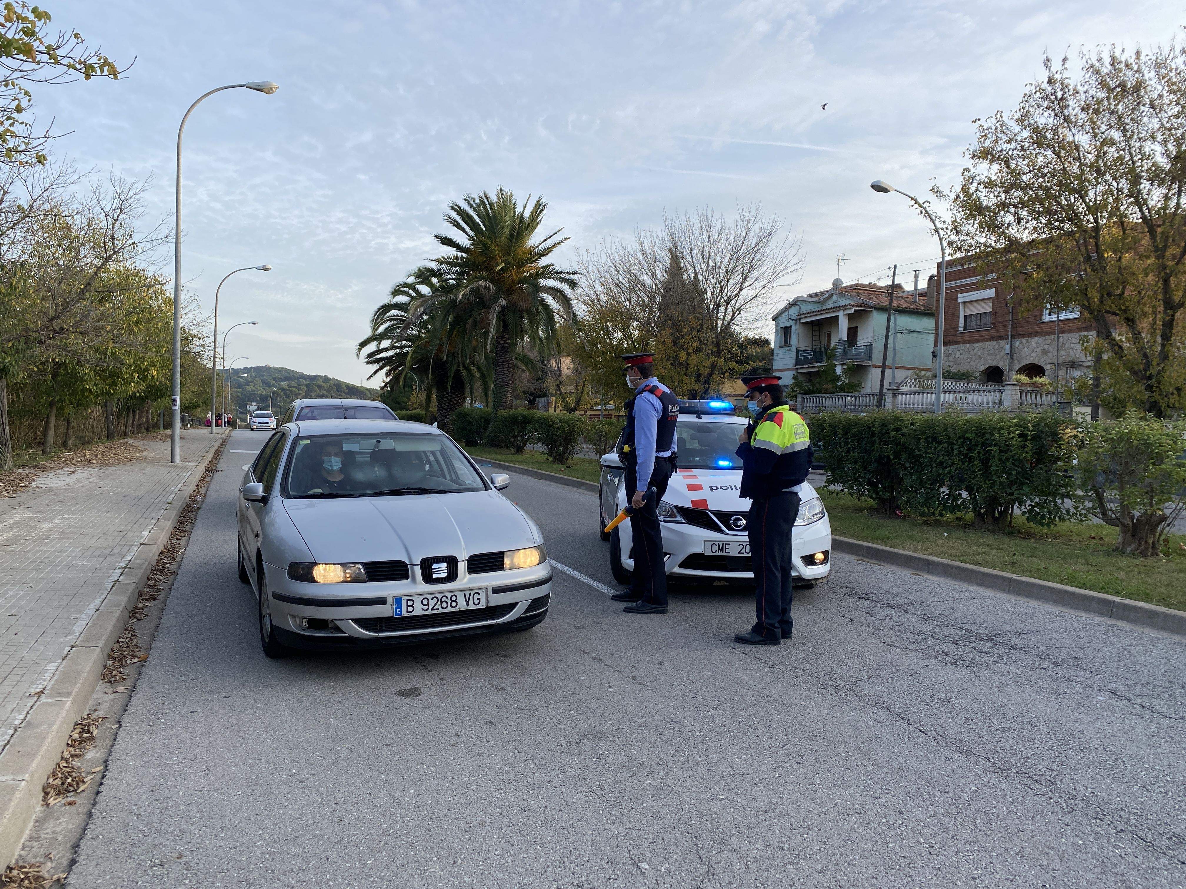 Control de mobilitat a l'entrada de Cerdanyola / FOTO: Laura Arias