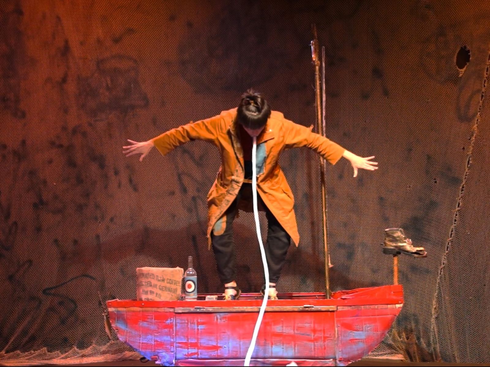 Imatge de l'espectacle Hai, la pescadora de somnis. FOTO: Giramàgic