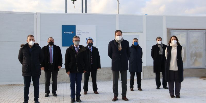 Visita institucional a la nova instal·lació per injectar gas renovable a la xarxa a Cerdanyola el Vallès, amb el conseller d'Empresa i Coneixement, Ramon Tremosa, i l'alcalde de la ciutat, Carlos Cordón. FOTO: Albert Segura (ACN)