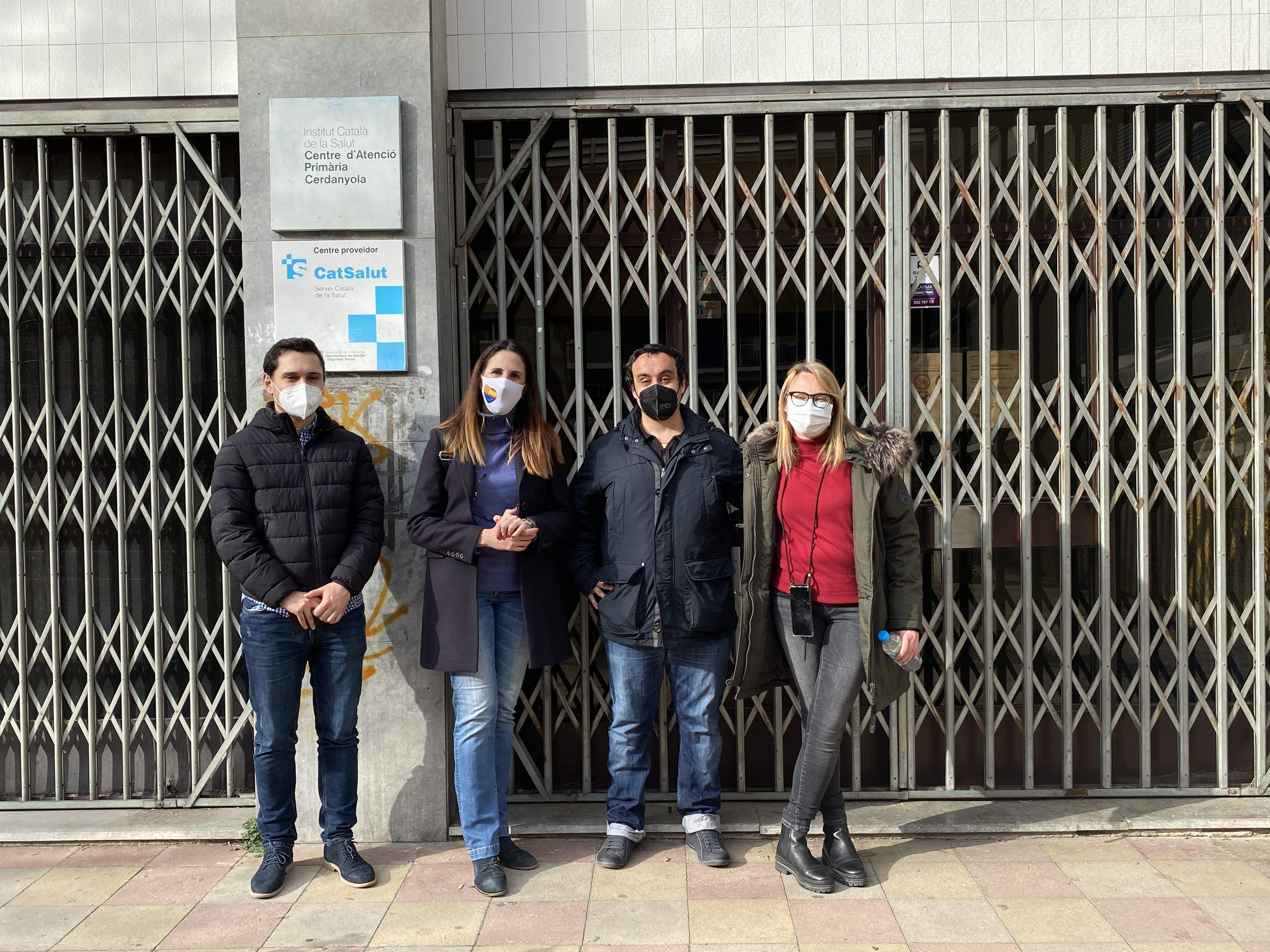Samaniego, Navarro, Ortolà i Rodríguez davant el CAP de Les Fontetes. FOTO: Mónica GM