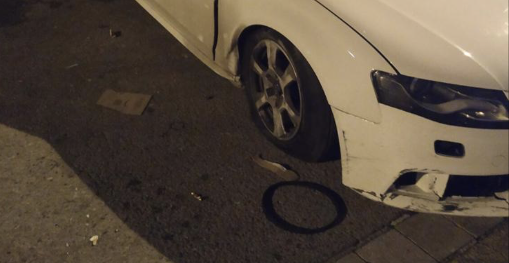 El cotxe va quedar malmès després del xoc. FOTO: Policia Local