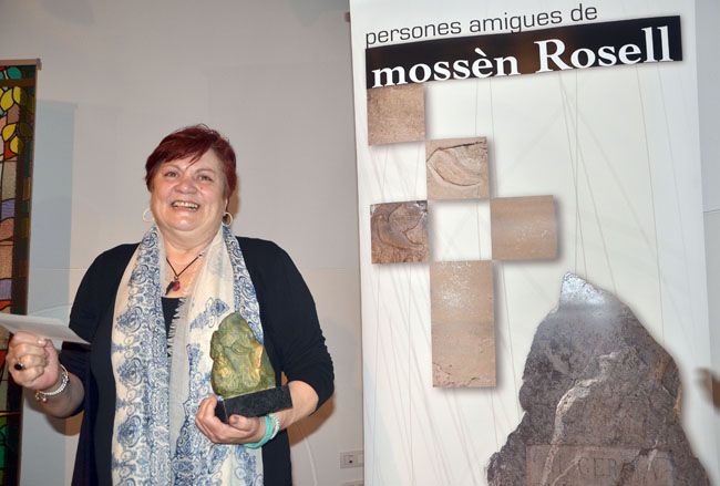 Rosa Sagarra recollint el Premi Mossèn Rosell l'any 2014. FOTO: Cerdanyola.info