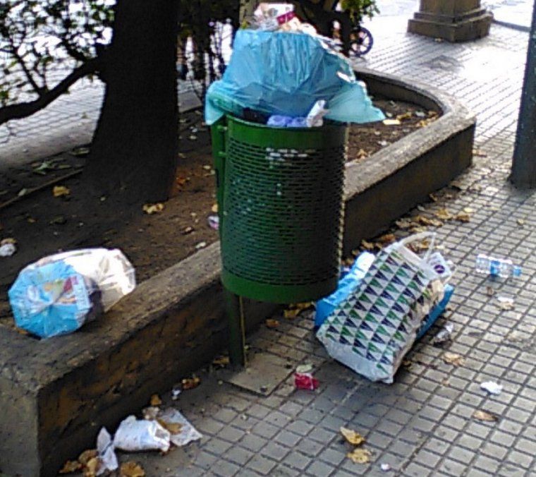 Una paperera a Cerdanyola. 