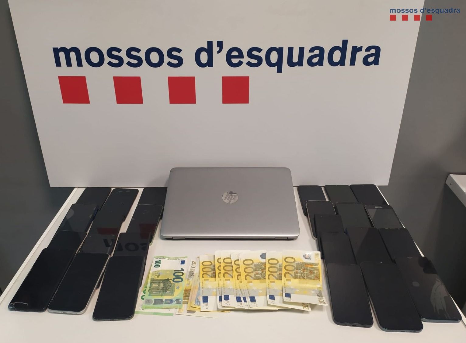 Aparells que el detingut havia sostret. FOTO: Mossos d'Esquadra