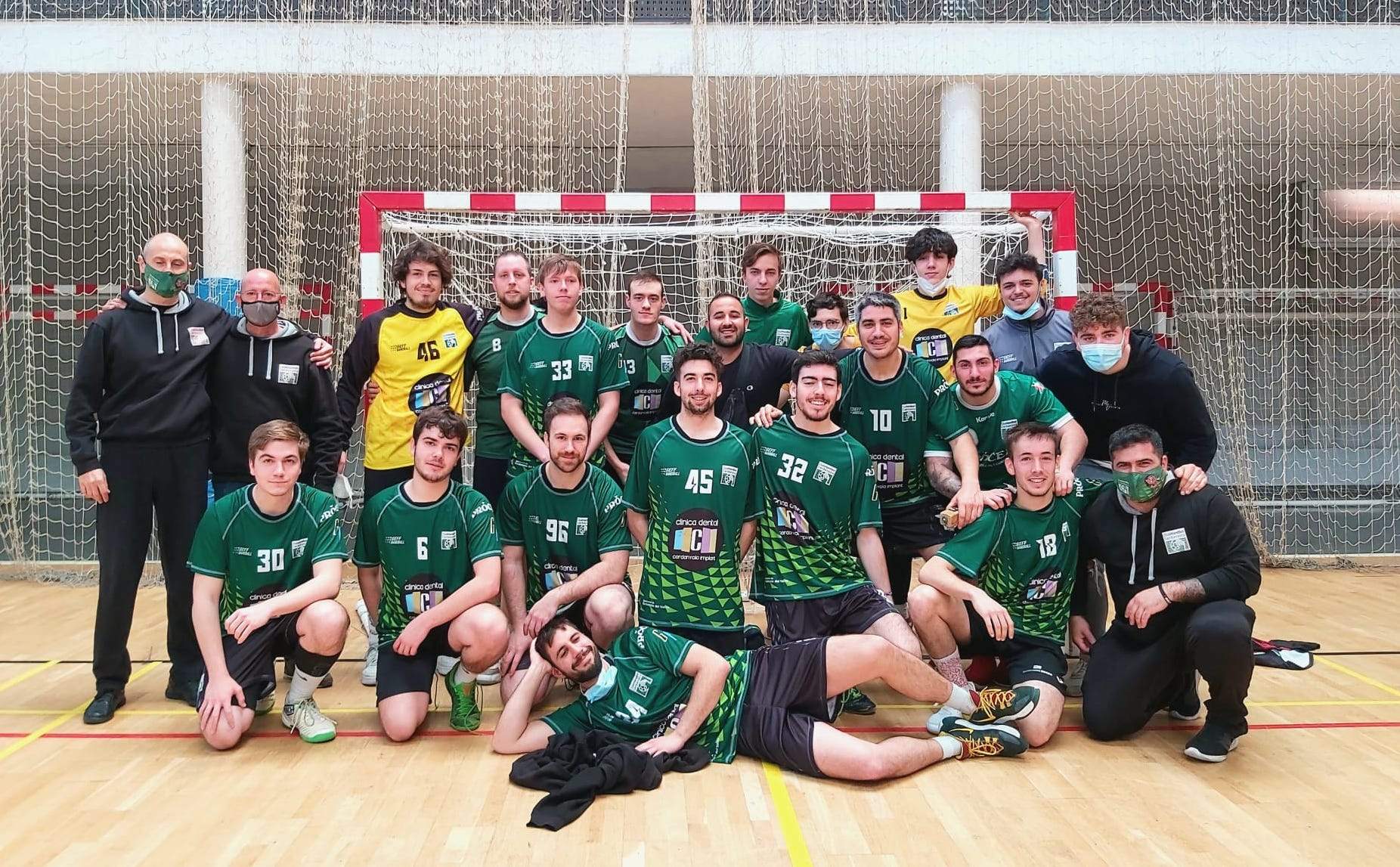 L’equip del Club Handbol Cerdanyola al PEM Guiera. FOTO: CH cerdanyola