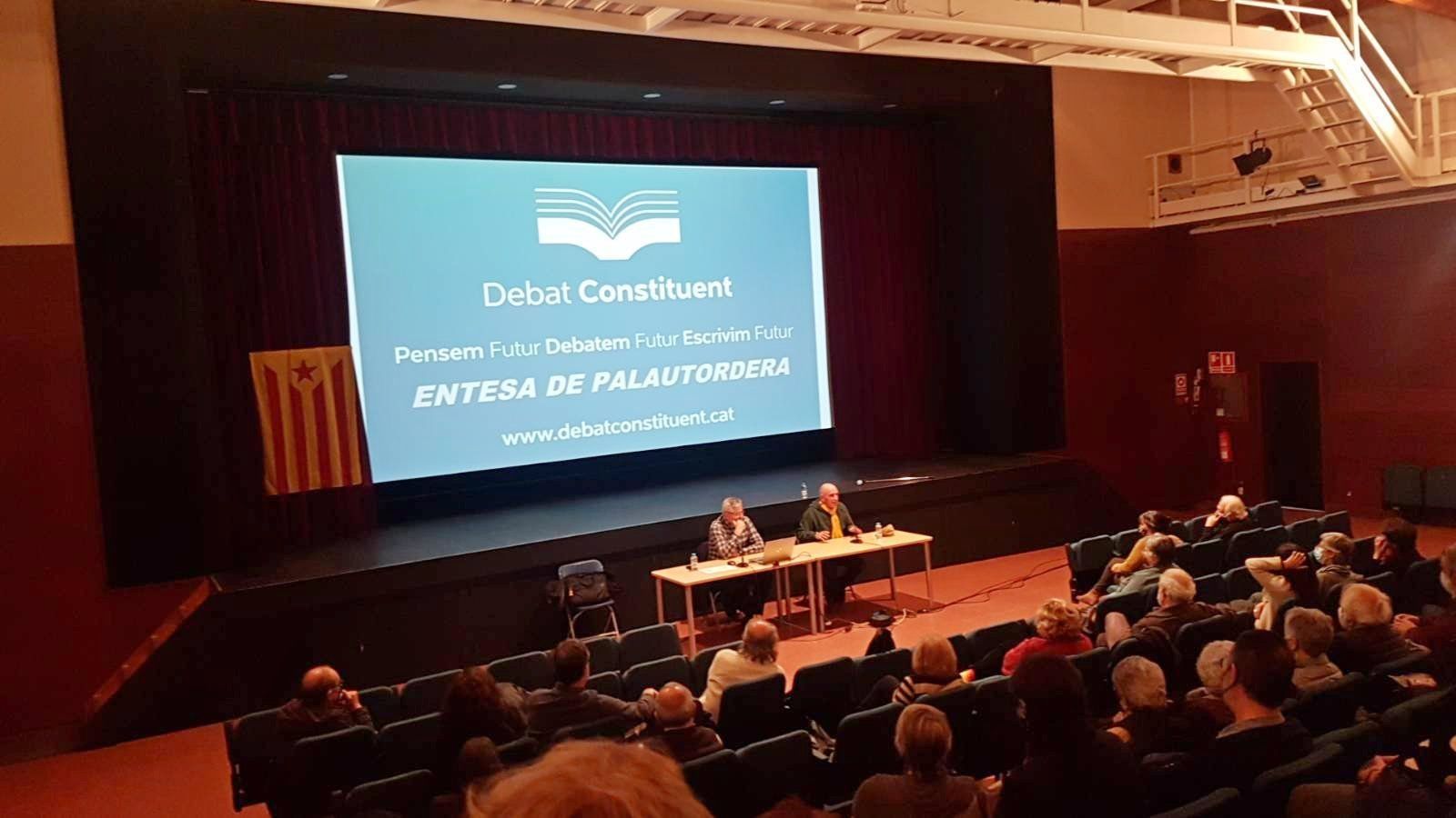 Una de les sessions del Debat Constituent / @DbatConstituent Una de les sessions del Debat Constituent / @DbatConstituent