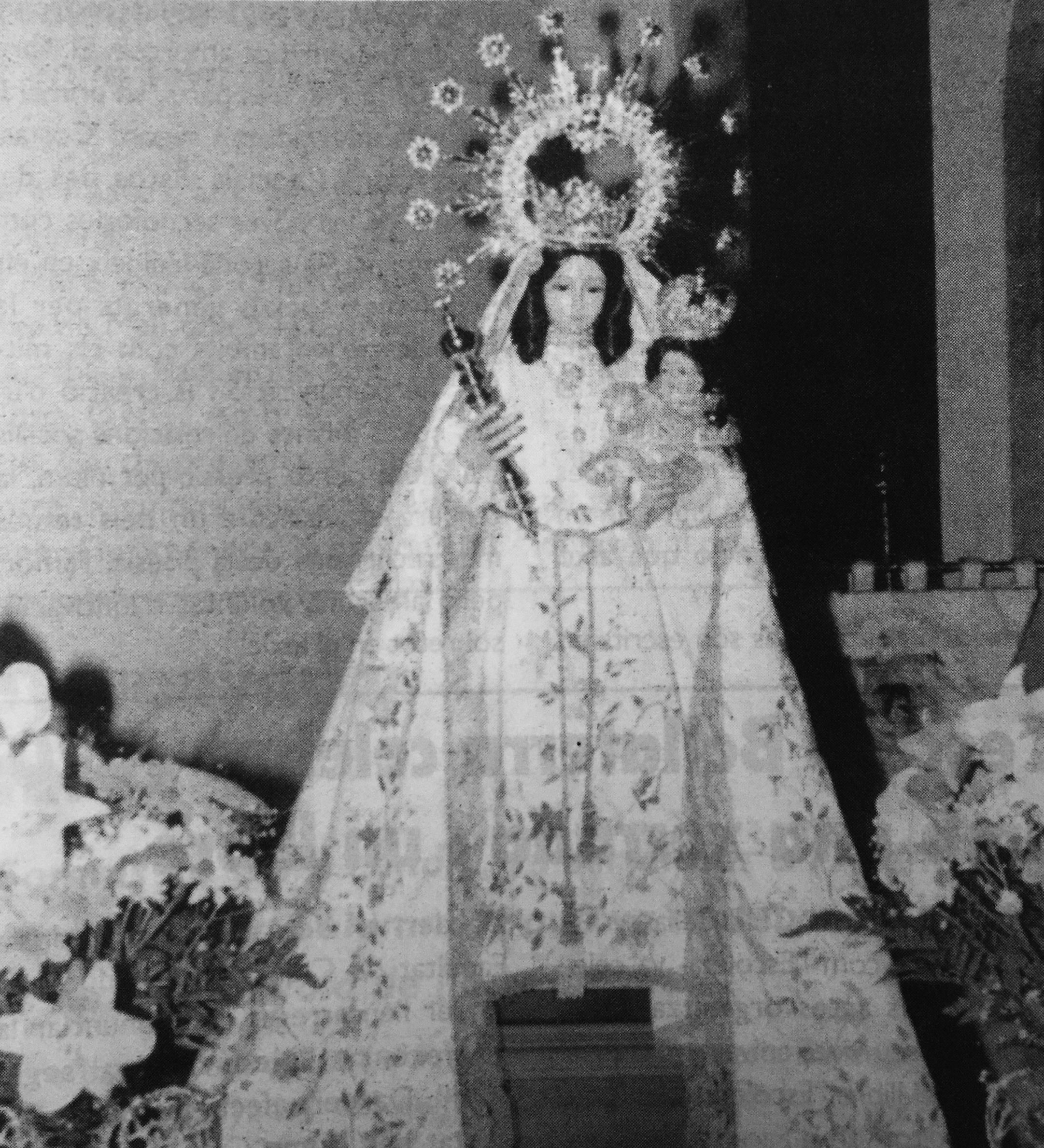 Imatge de la Virgen de la Antigua, Cerdanyola del Vallès. Fotografia publicada al TOT Cerdanyola, 608 (Maig 1999)