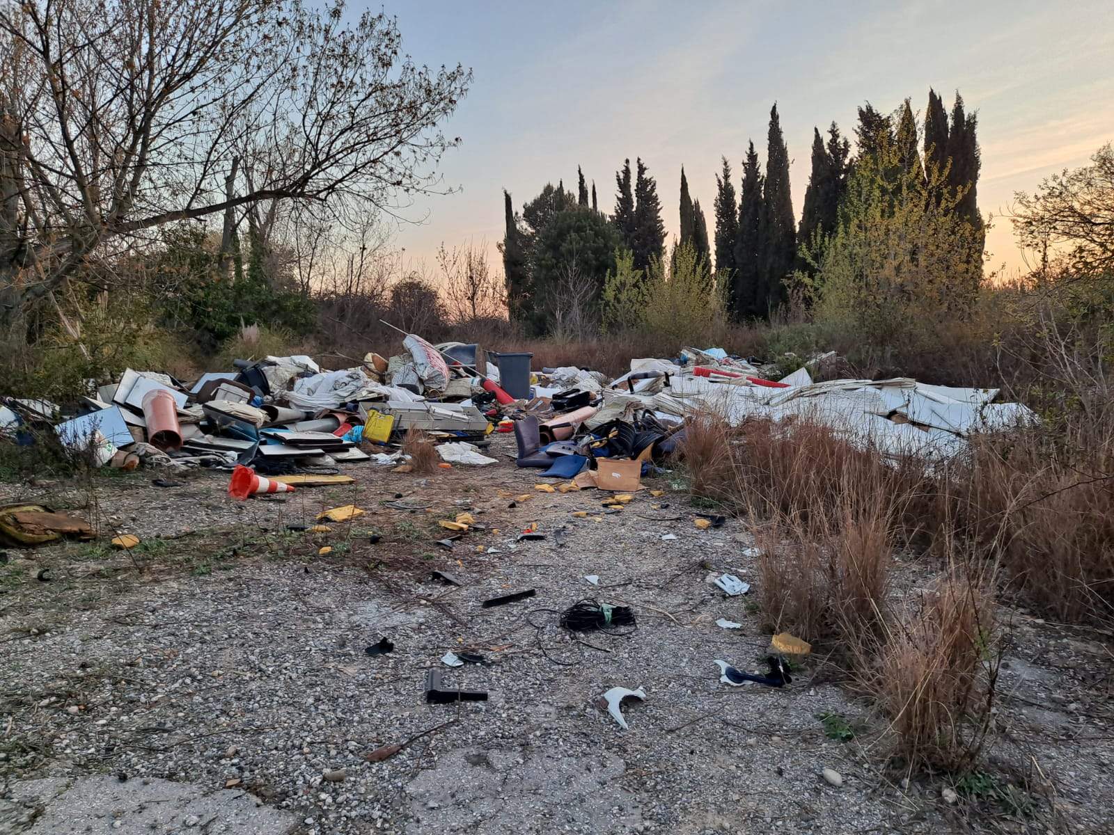 Abocament prop de la carretera de Bellaterra. FOTO: Policia Local de Cerdanyola
