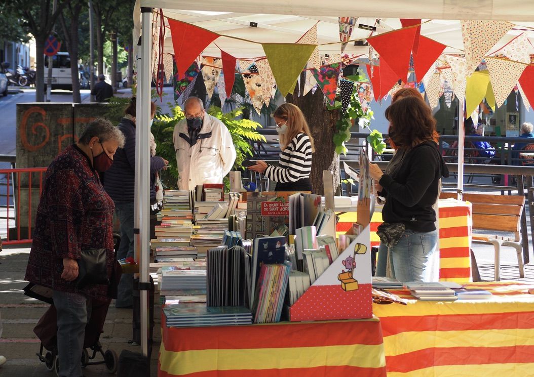 Sant Jordi 2021 a Cerdanyola. FOTO: Mónica García Moreno