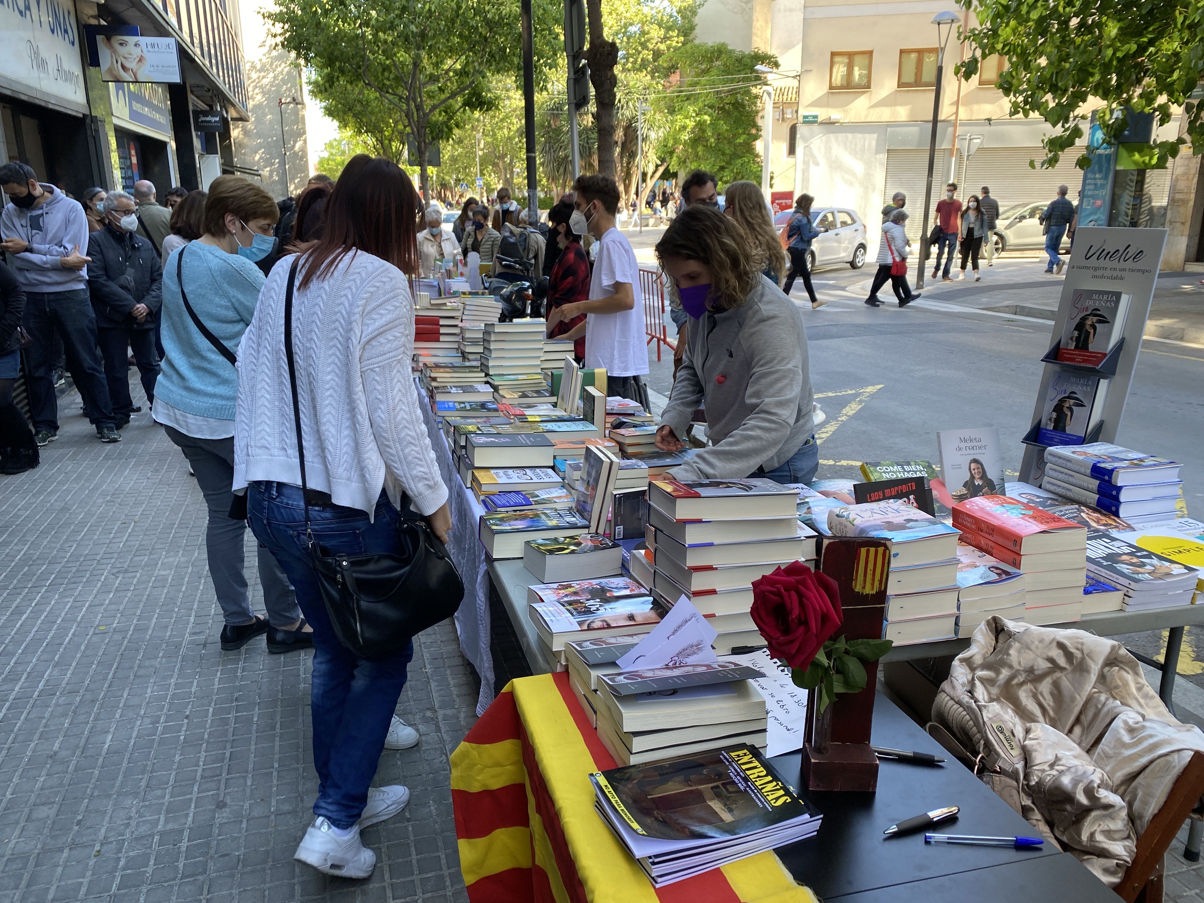 Sant Jordi 2021 a Cerdanyola. FOTO: Laura Arias