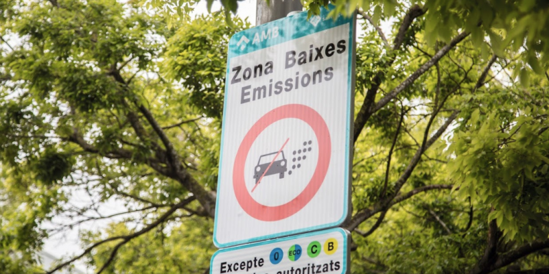 Cartell de Zona de Baixes emissions a Sant Cugat del Vallès. Cartell de Zona de Baixes emissions a Sant Cugat del Vallès.