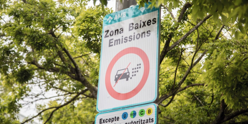 Cartell de Zona de Baixes emissions a Sant Cugat del Vallès.