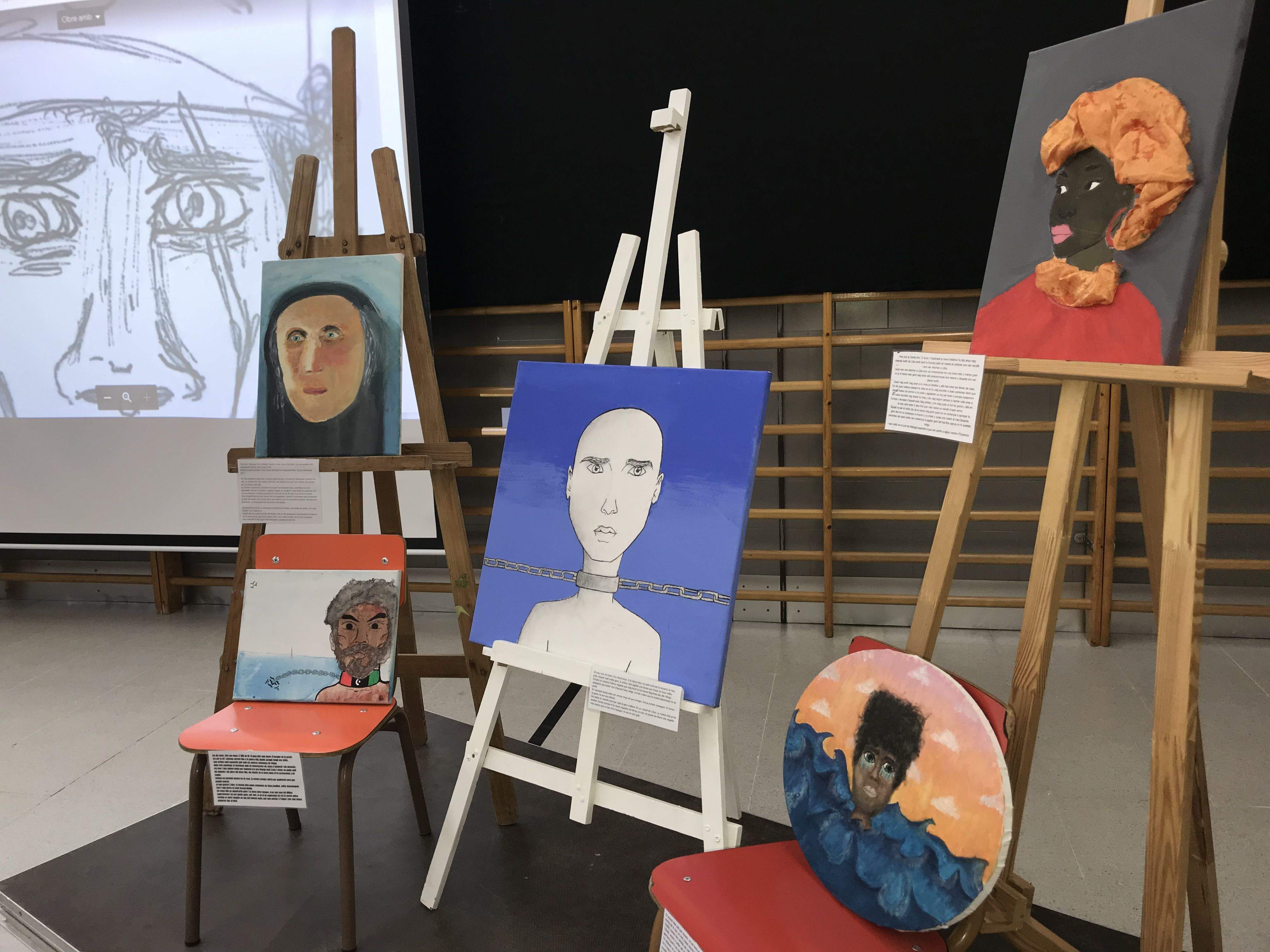 Quadres de la venda solidaria de FEDAC l'any 2020. FOTO: Mónica GM