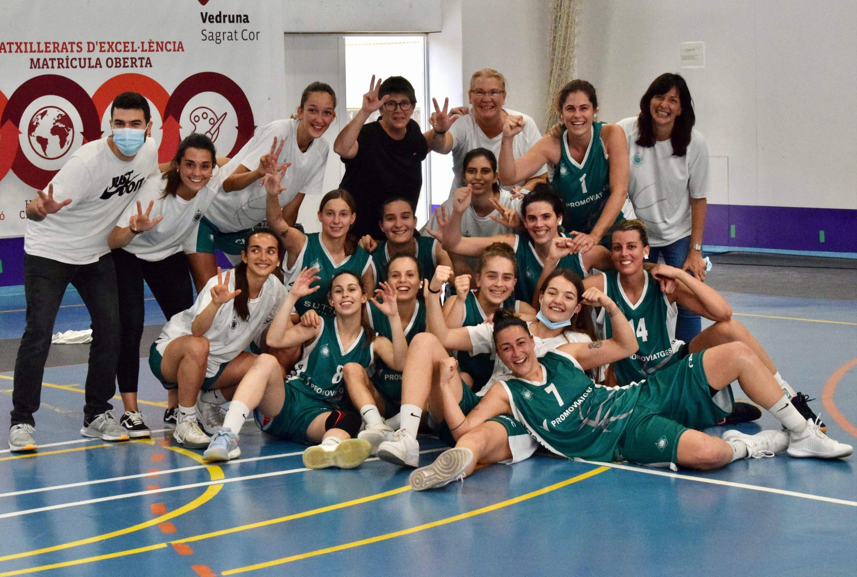 L’equip del CBF Cerdanyola celebra la classificació. FOTO: Miquel González