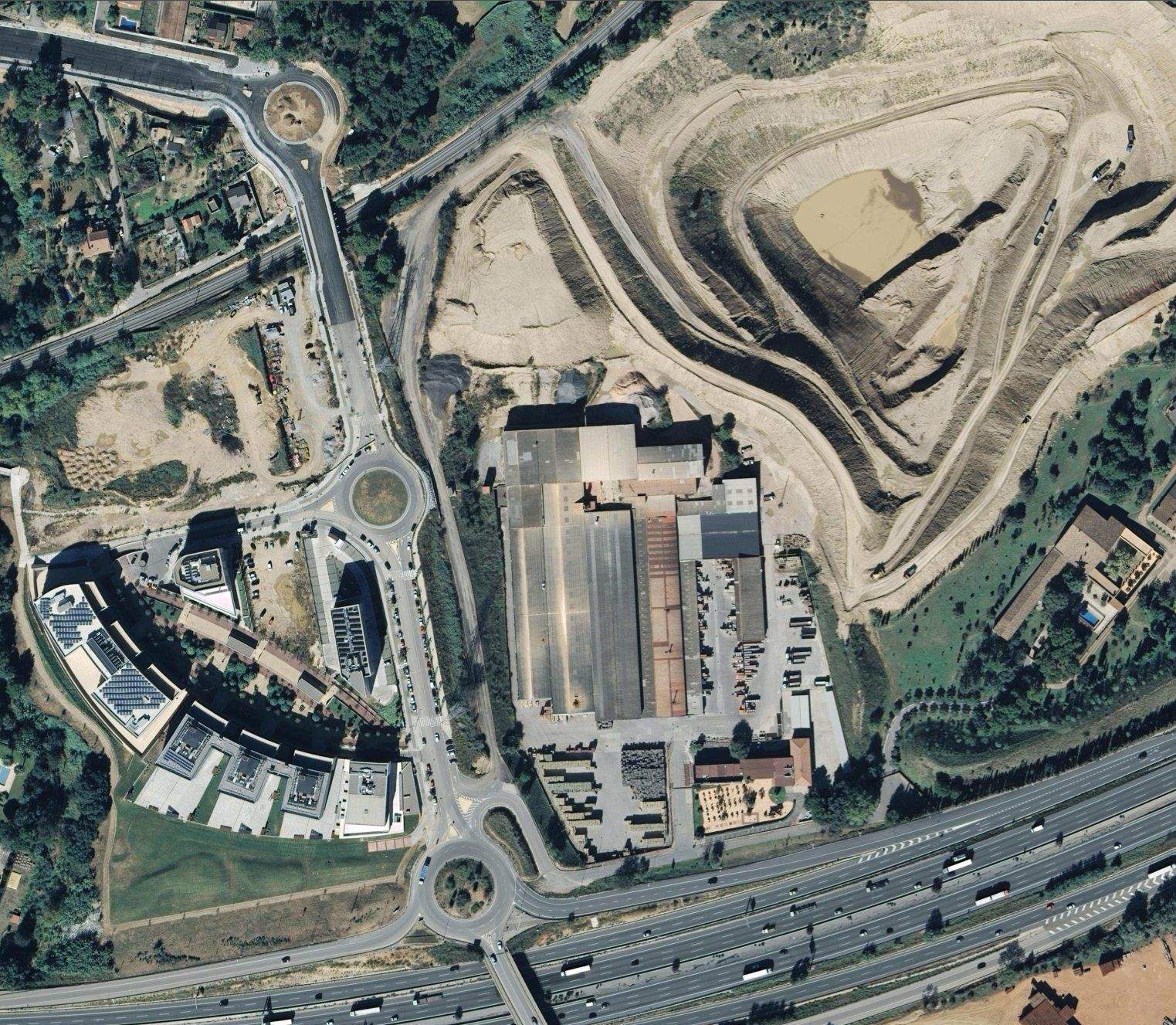 Vista aèria de l’abocador i l’entorn. FOTO: Plataforma Contra l’Abocador de Can Fatjó Vista aèria de l’abocador i l’entorn. FOTO: Plataforma Contra l’Abocador de Can Fatjó