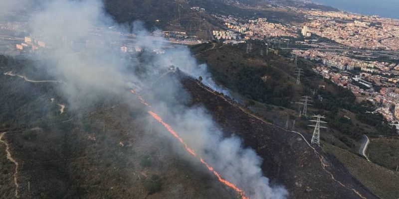 L'incendi a Collserola. FOTO: Bombers (Arxiu)