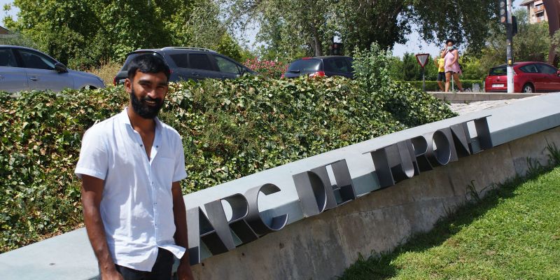 Reddy Sai Snehith Mulla, al Parc del Turonet de Cerdanyola. FOTO: Toni Alfaro Reddy Sai Snehith Mulla, al Parc del Turonet de Cerdanyola. FOTO: Toni Alfaro