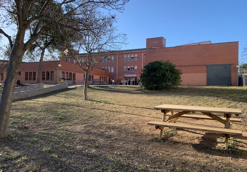 Entrada de l'Institut Jaume Mimó de Cerdanyola. FOTO: INS Jaume Mimó
