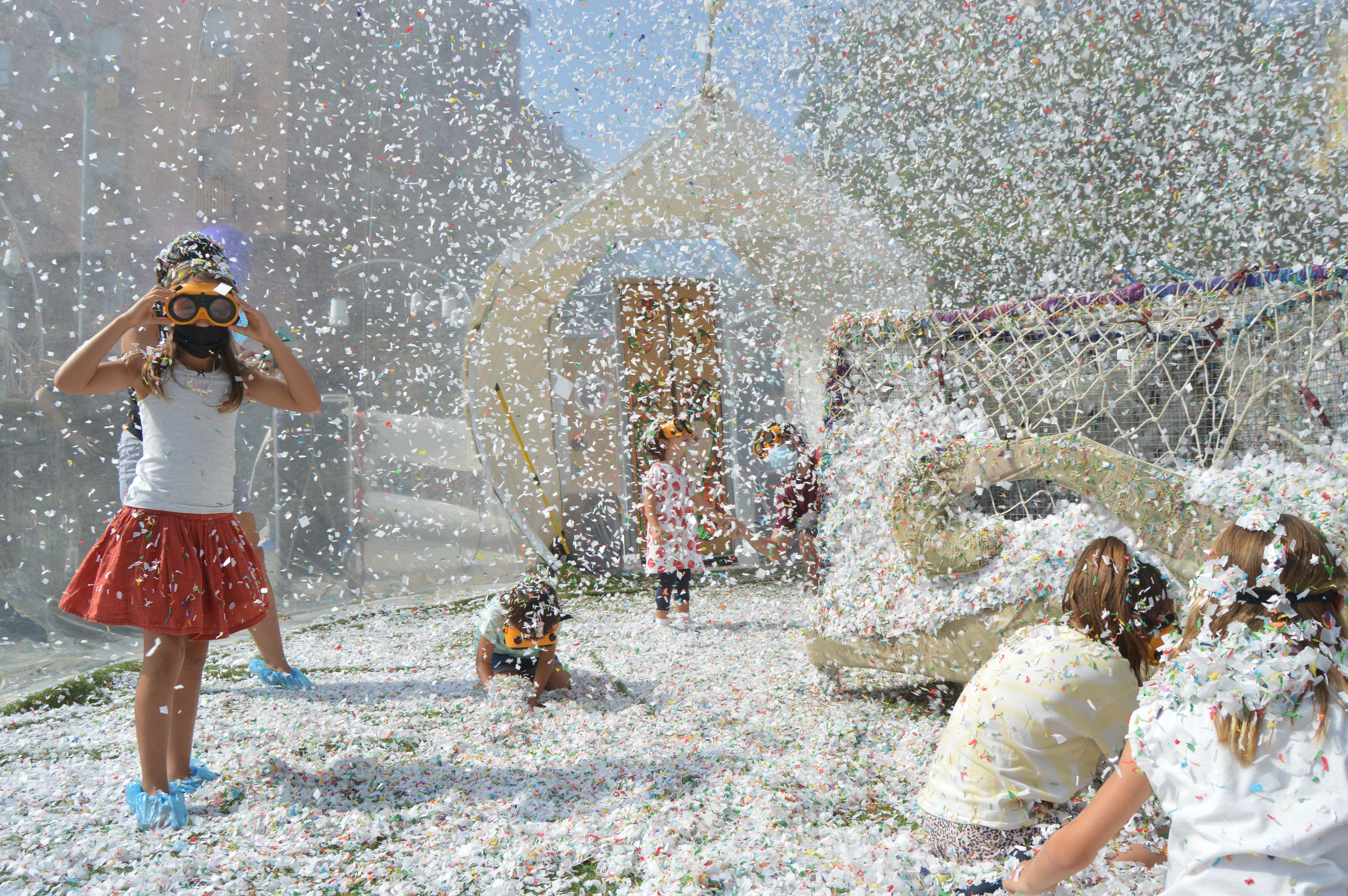 Espectacle 'La gran tempesta' a la Plaça Abat Oliba. FOTO: Nora Muñoz