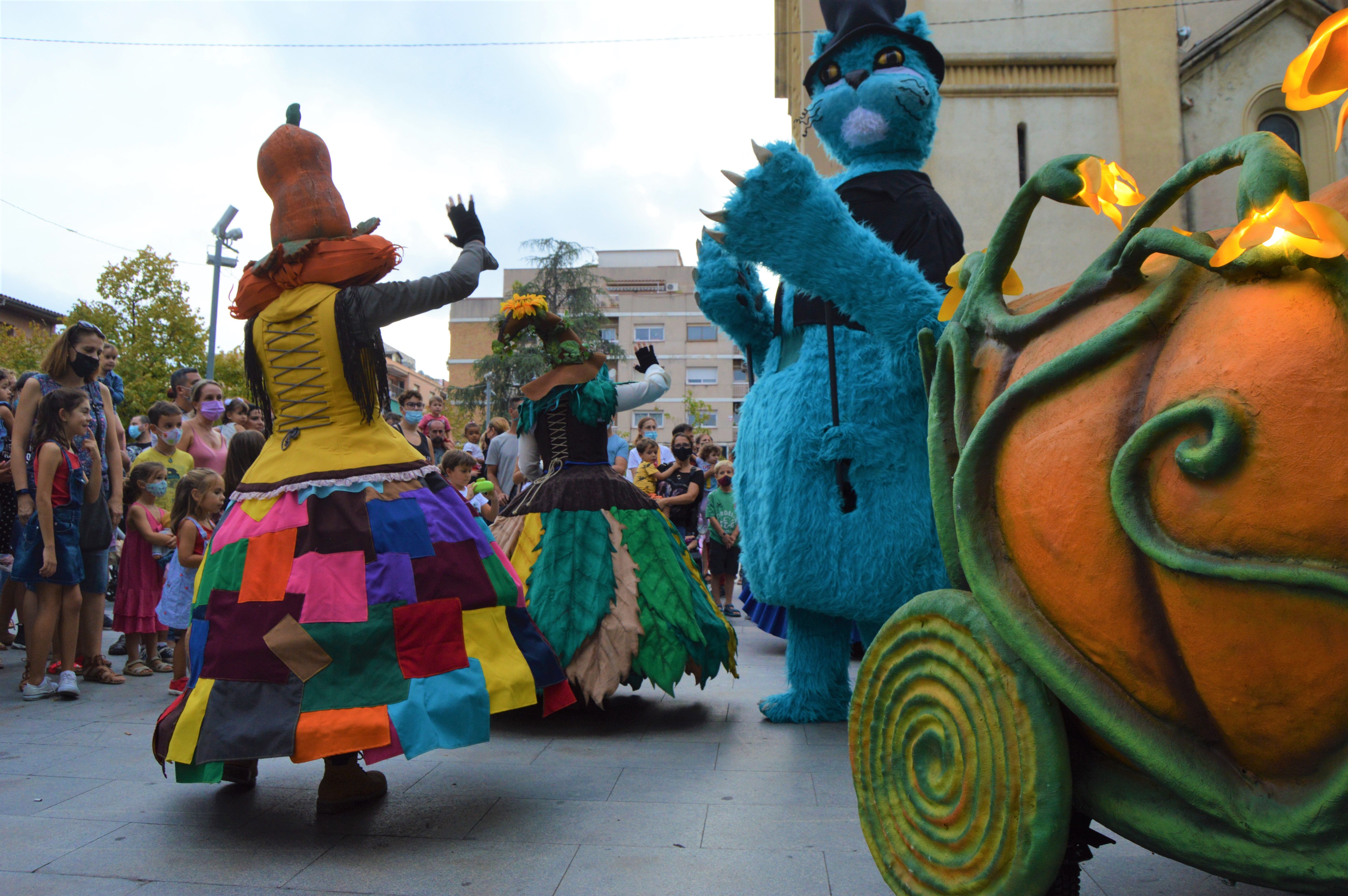 Espectacle 'Witchin' a la Plaça Abat Oliba. FOTO: Nora Muñoz
