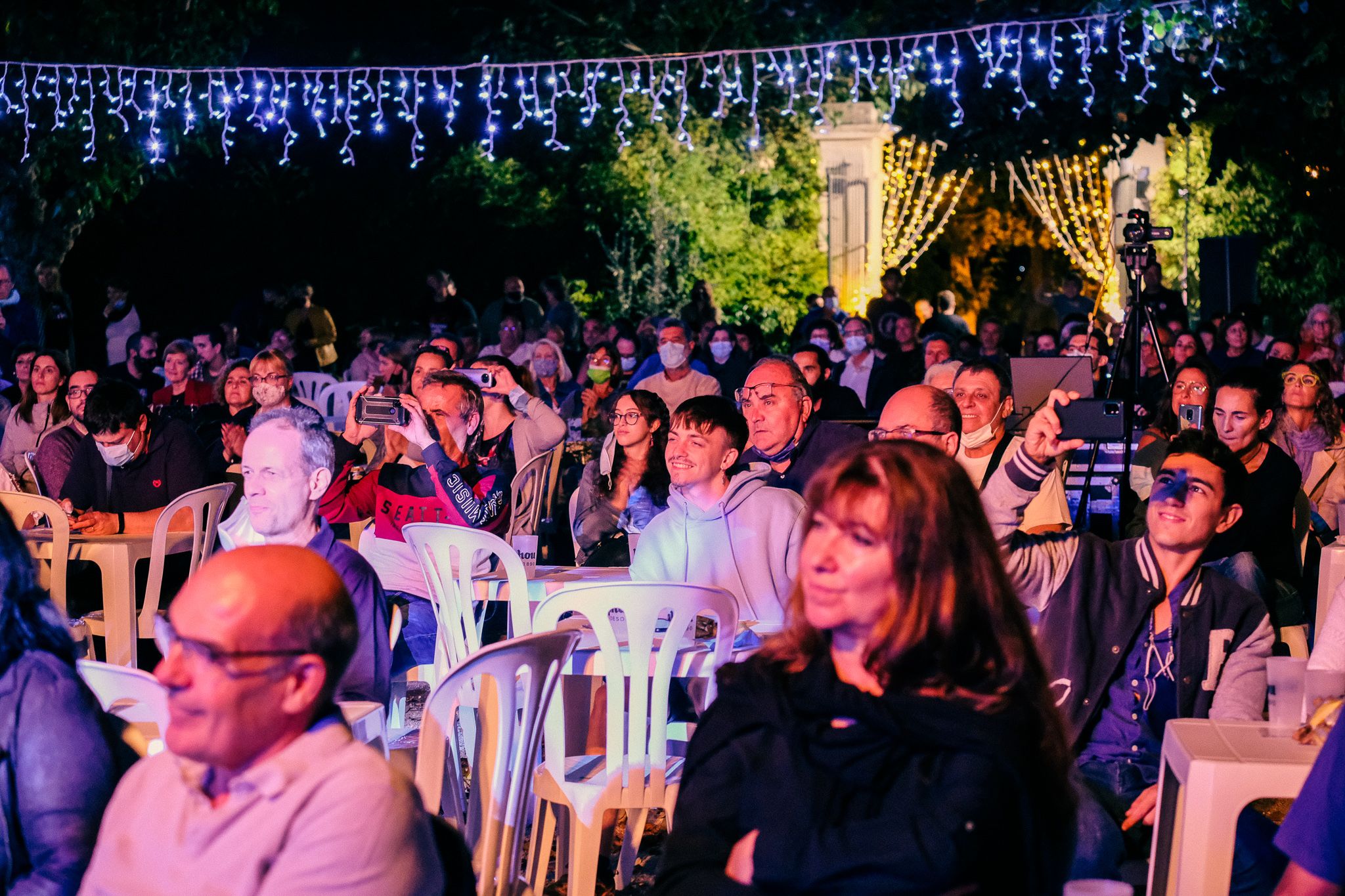 Públic a l'actuació de Kid Carlos la primera nit de Blues a la Masia Can Fatjó. FOTO: Ale Gómez