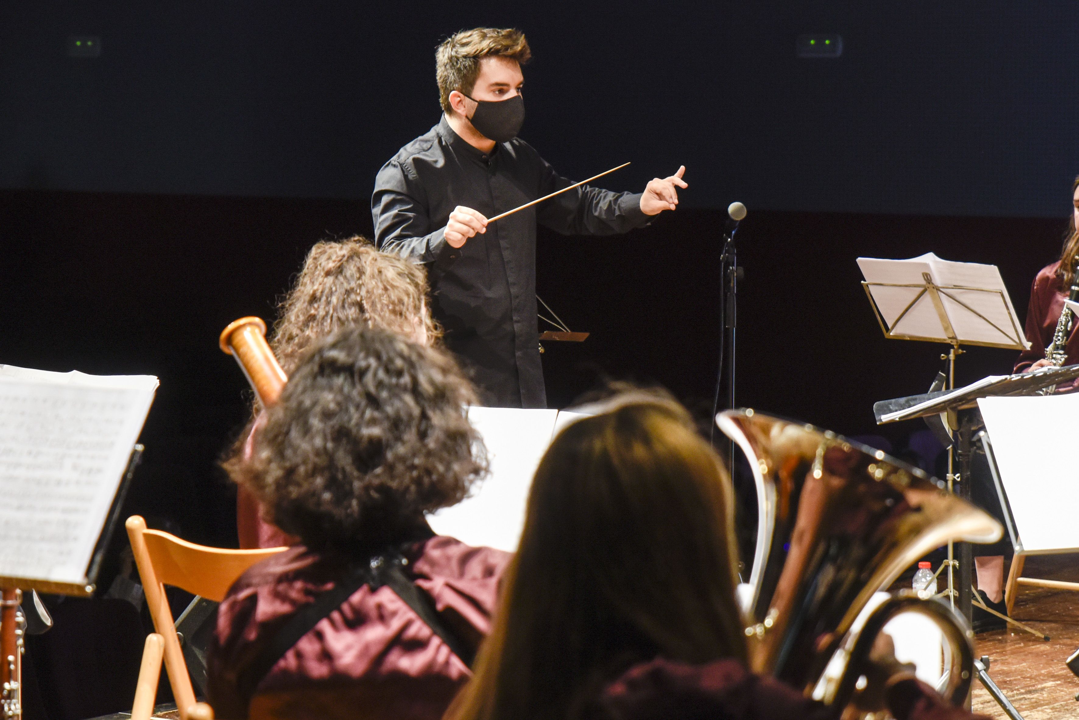 Concert de l'Agrupació Musical de Cerdanyola del Vallès (AMCV) al Teatre Ateneu. FOTO: Bernat Millet Concert de l'Agrupació Musical de Cerdanyola del Vallès (AMCV) al Teatre Ateneu. FOTO: Bernat Millet