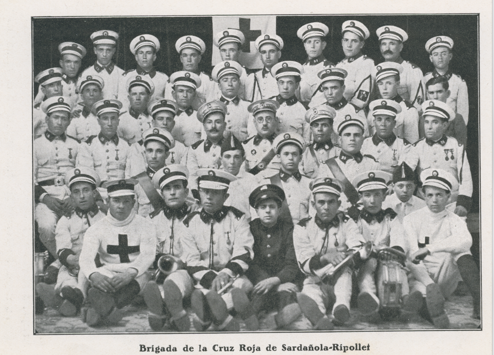 Imatge històrica d'una brigada de la Creu Roja de Cerdanyola-Ripollet. FOTO: Creu Roja