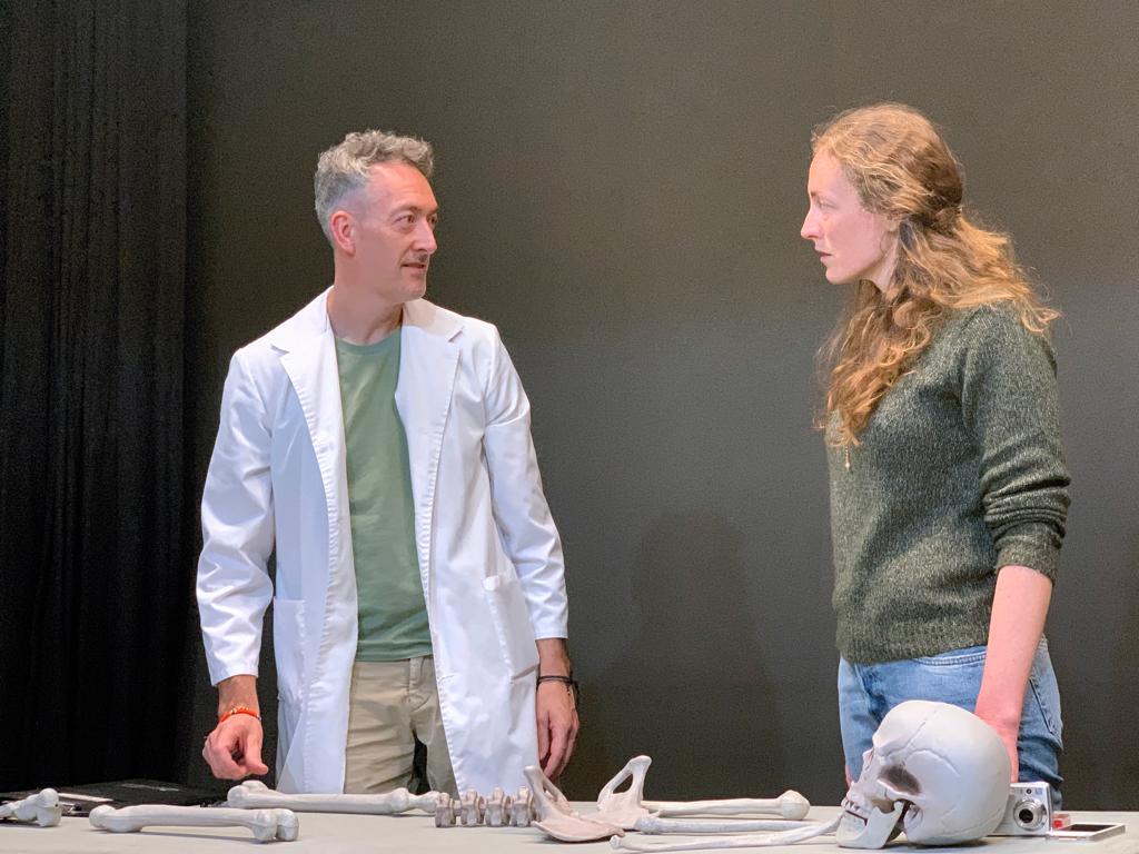 Una escena de l'obra 'Desaparecida NN12'. FOTO: Atabalat Teatre Una escena de l'obra 'Desaparecida NN12'. FOTO: Atabalat Teatre