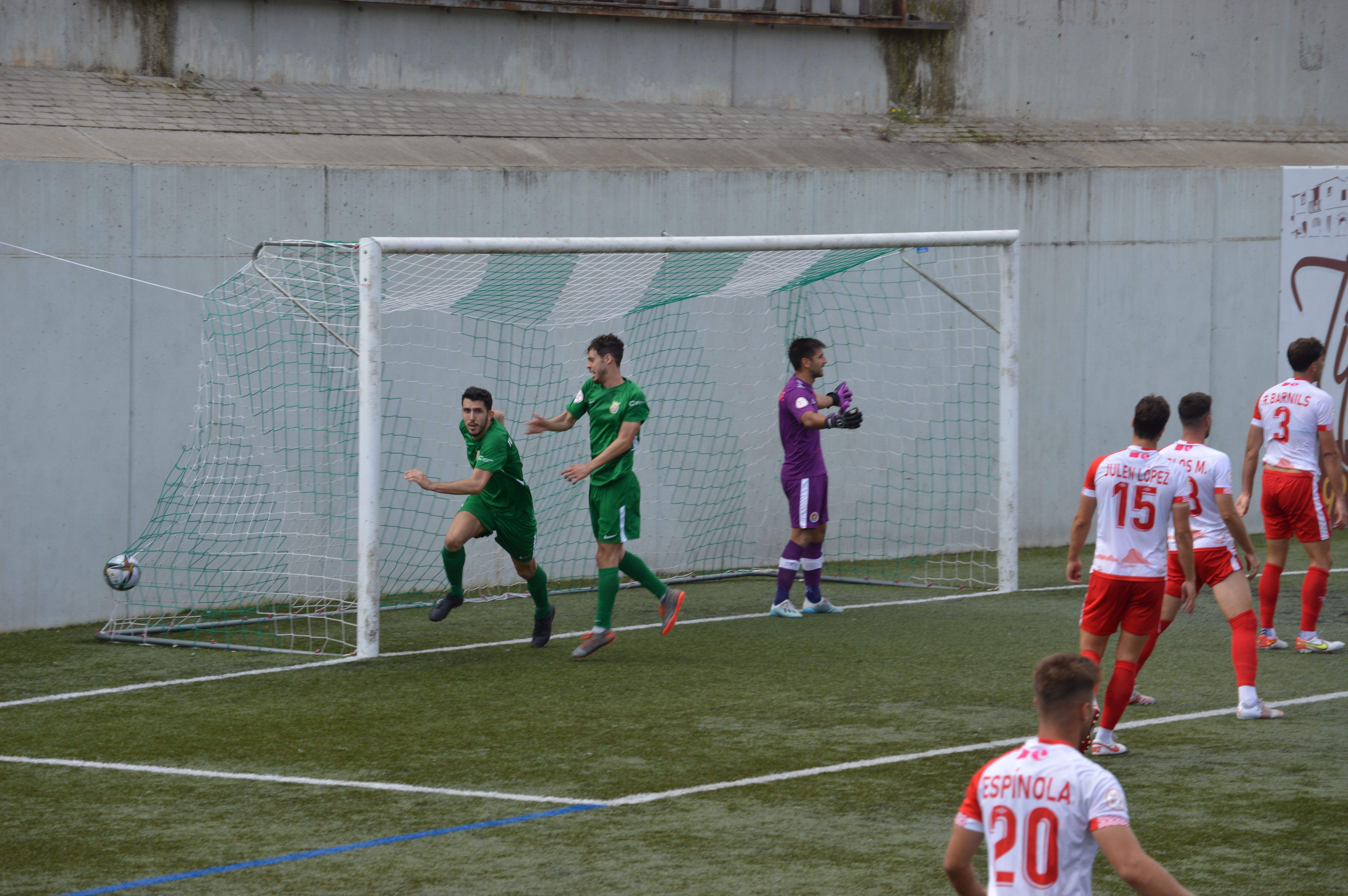 Juan Carlos sumant el primer gol pel Cerdanyola. FOTO: Nora Muñoz