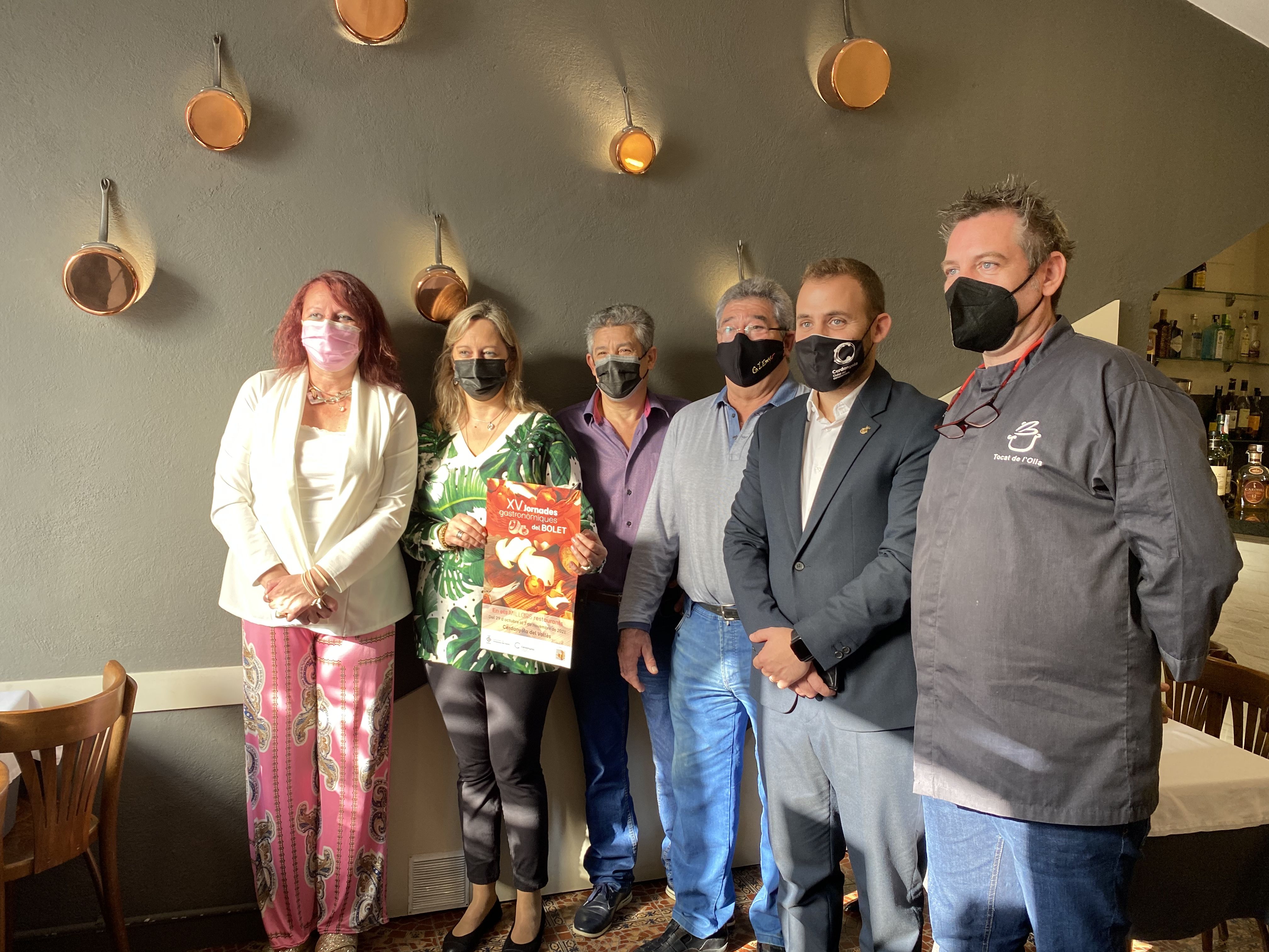 Autoritats locals i representants de l'hostaleria cerdanyolenca a la presentació de les Jornades Gastronòmiques del Bolet. FOTO: Mónica GM Autoritats locals i representants de l'hostaleria cerdanyolenca a la presentació de les Jornades Gastronòmiques del Bolet. FOTO: Mónica GM