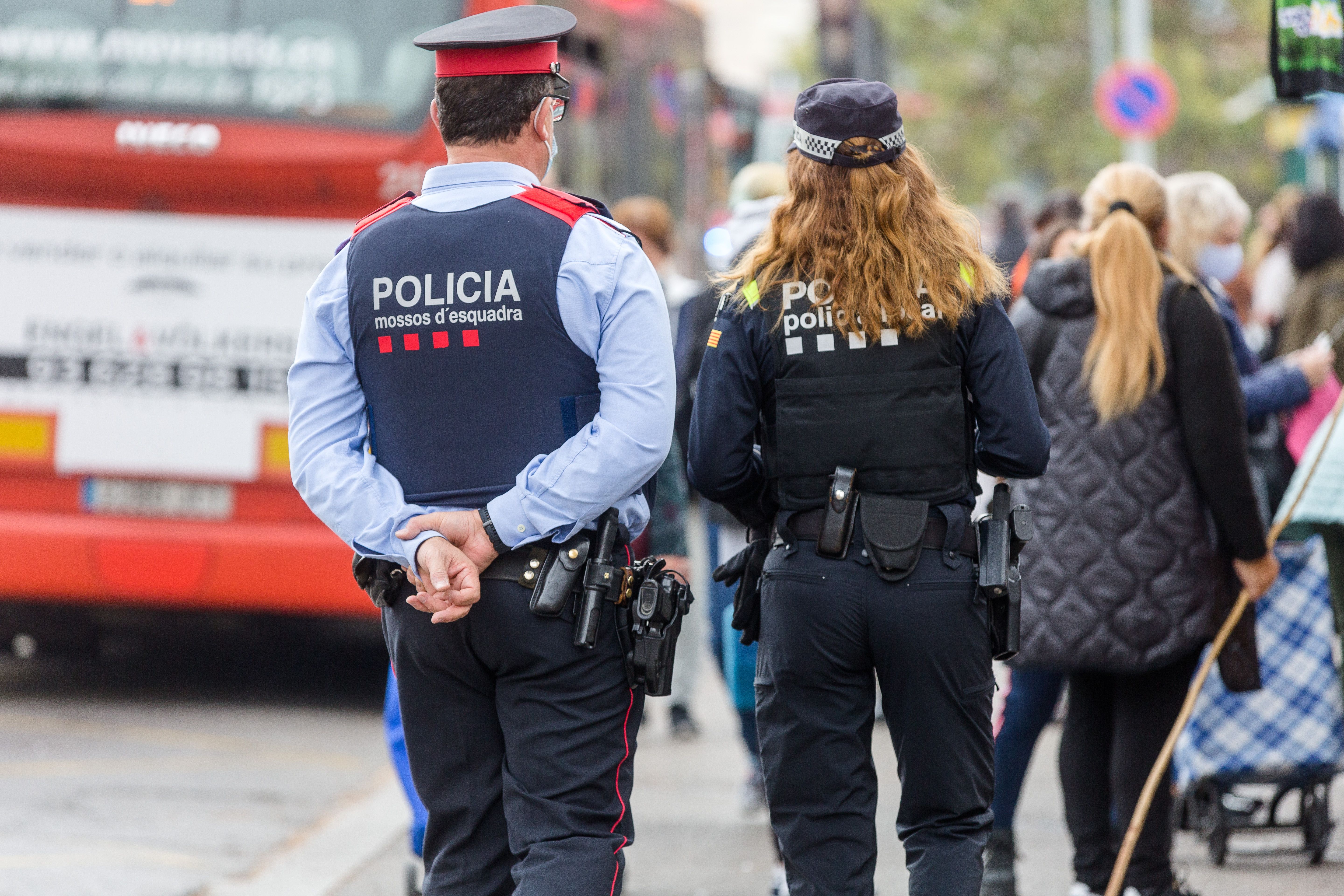 Una patrulla mixta de Mossos d'Esquadra i Policia Local. FOTO: Ajuntament de Cerdanyola 