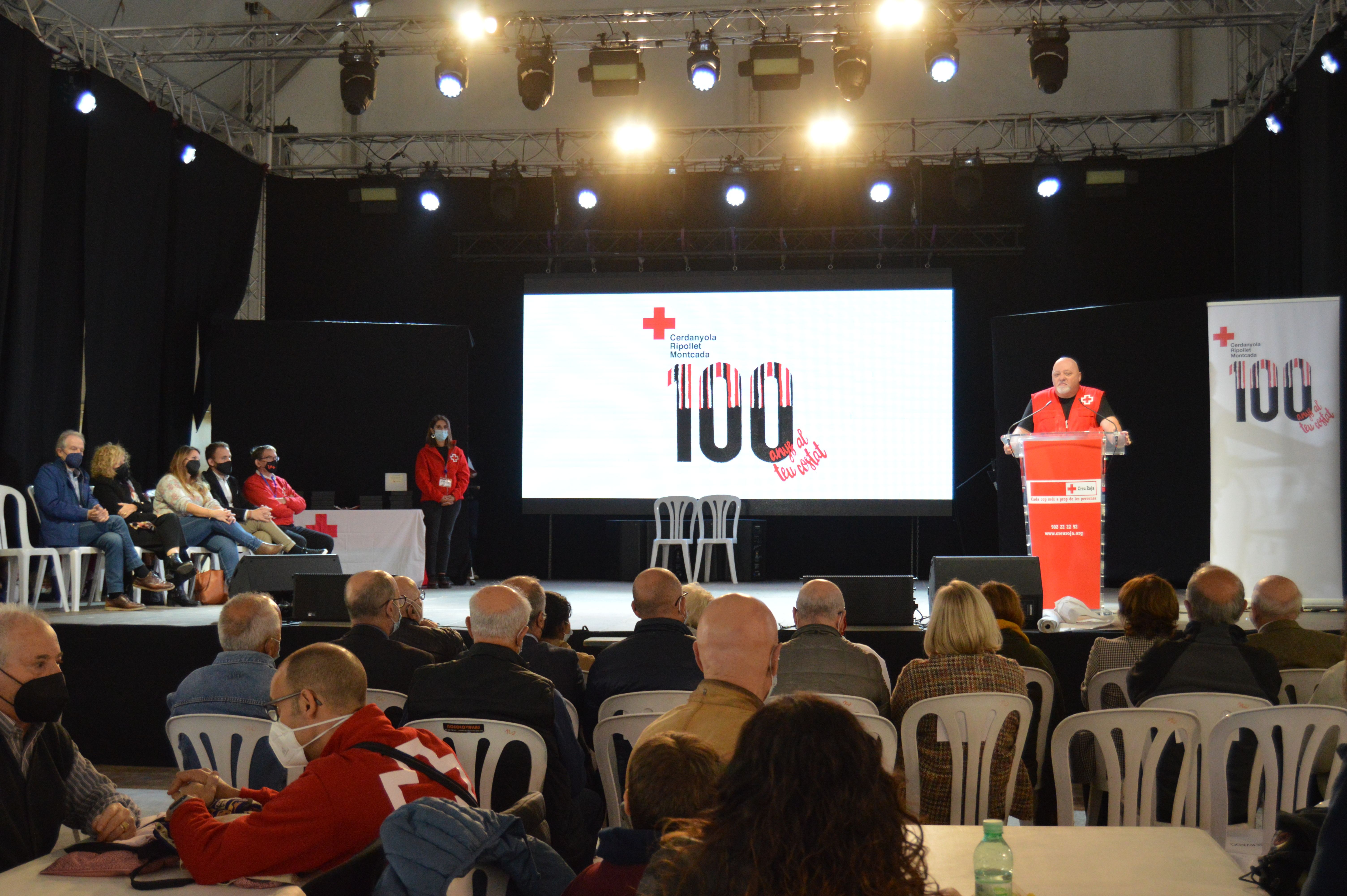 L'envelat de la plaça Sant Ramon ha acollit l'acte del centenari de la Creu Roja. FOTO: Nora Muñoz Otero