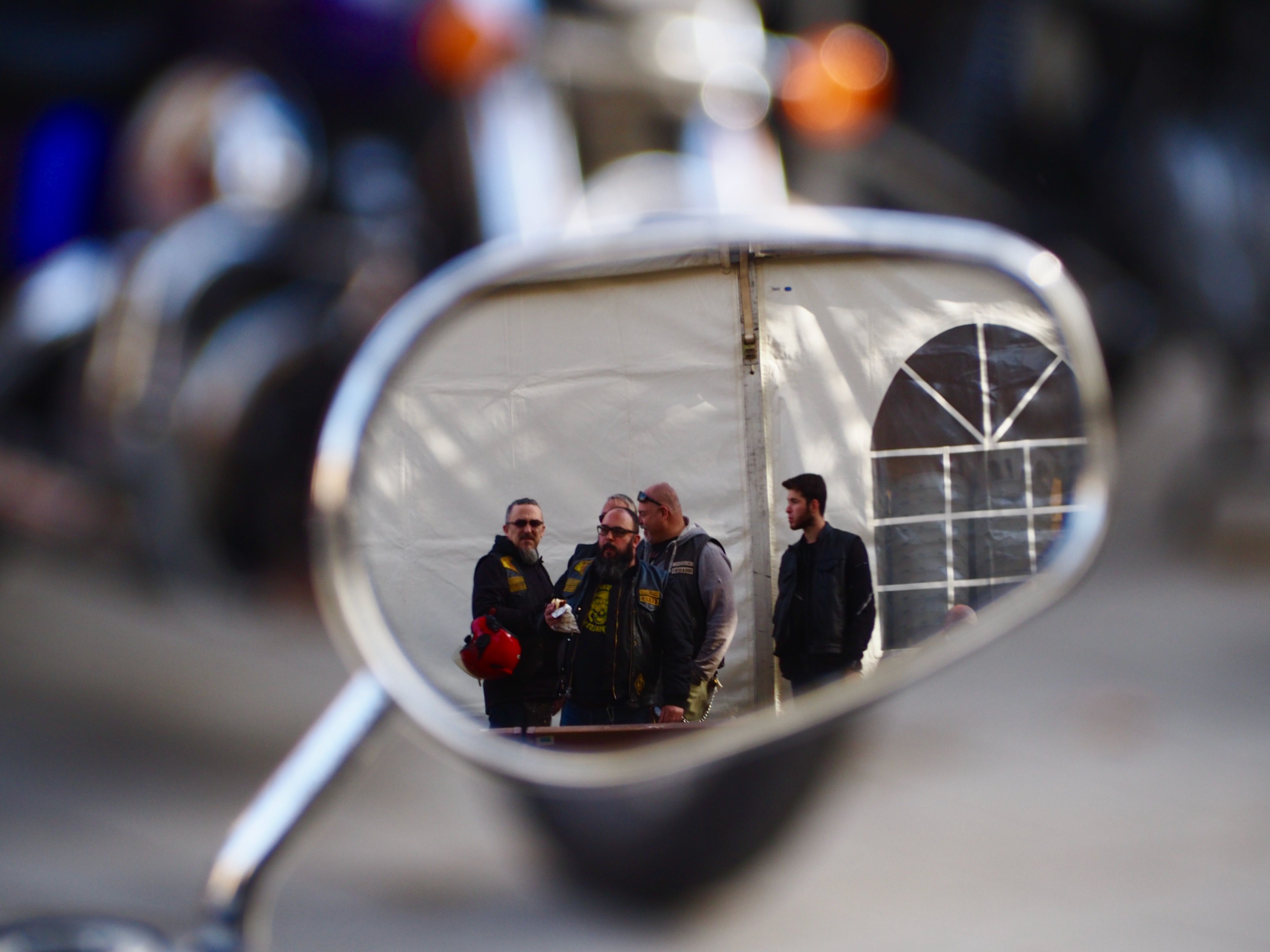 Matinal Harley-Custom a la plaça Sant Ramon. FOTO: Mónica García Moreno