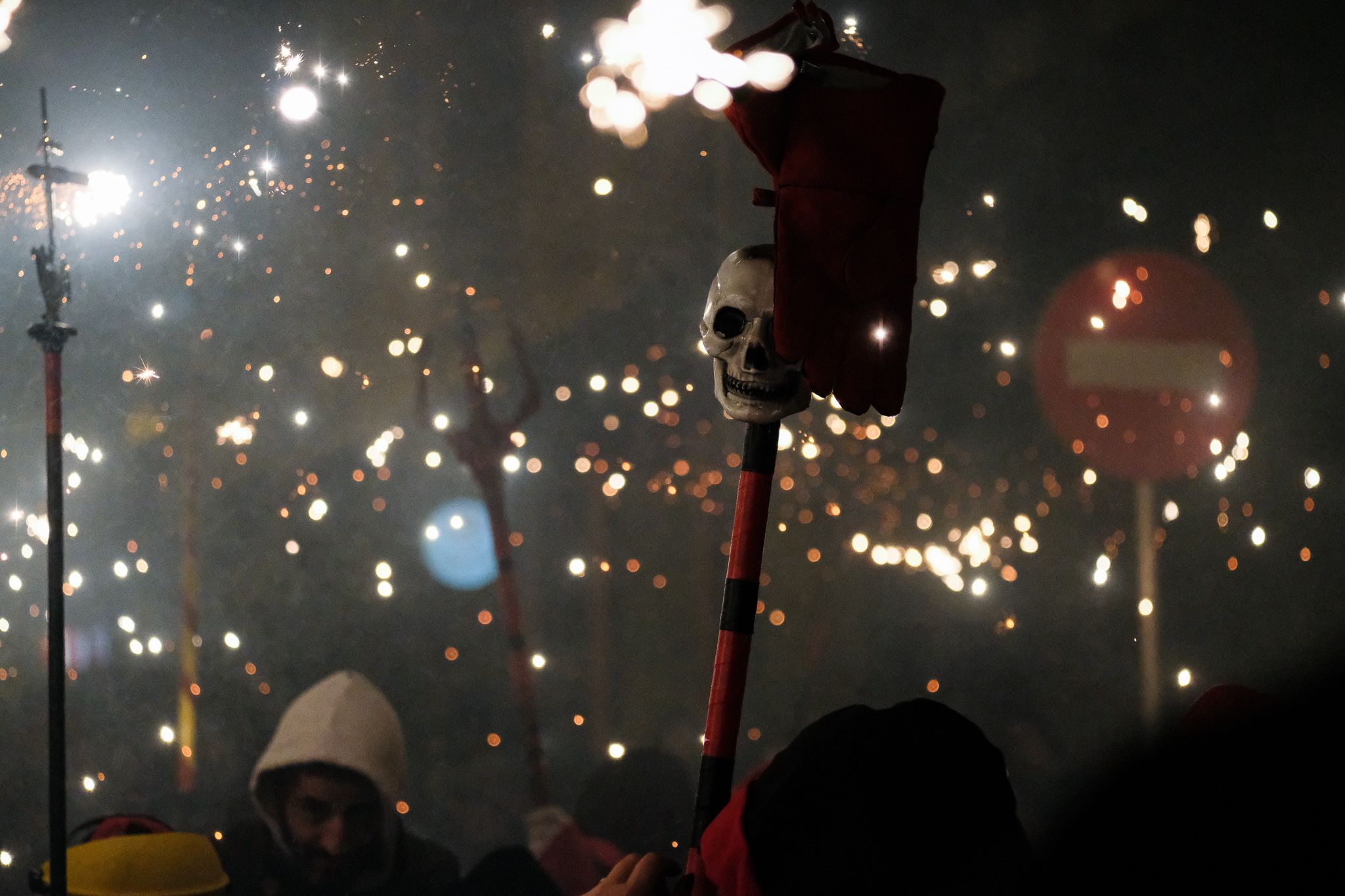 Detall d'un dels bastants dels diables. FOTO, Ale Gómez