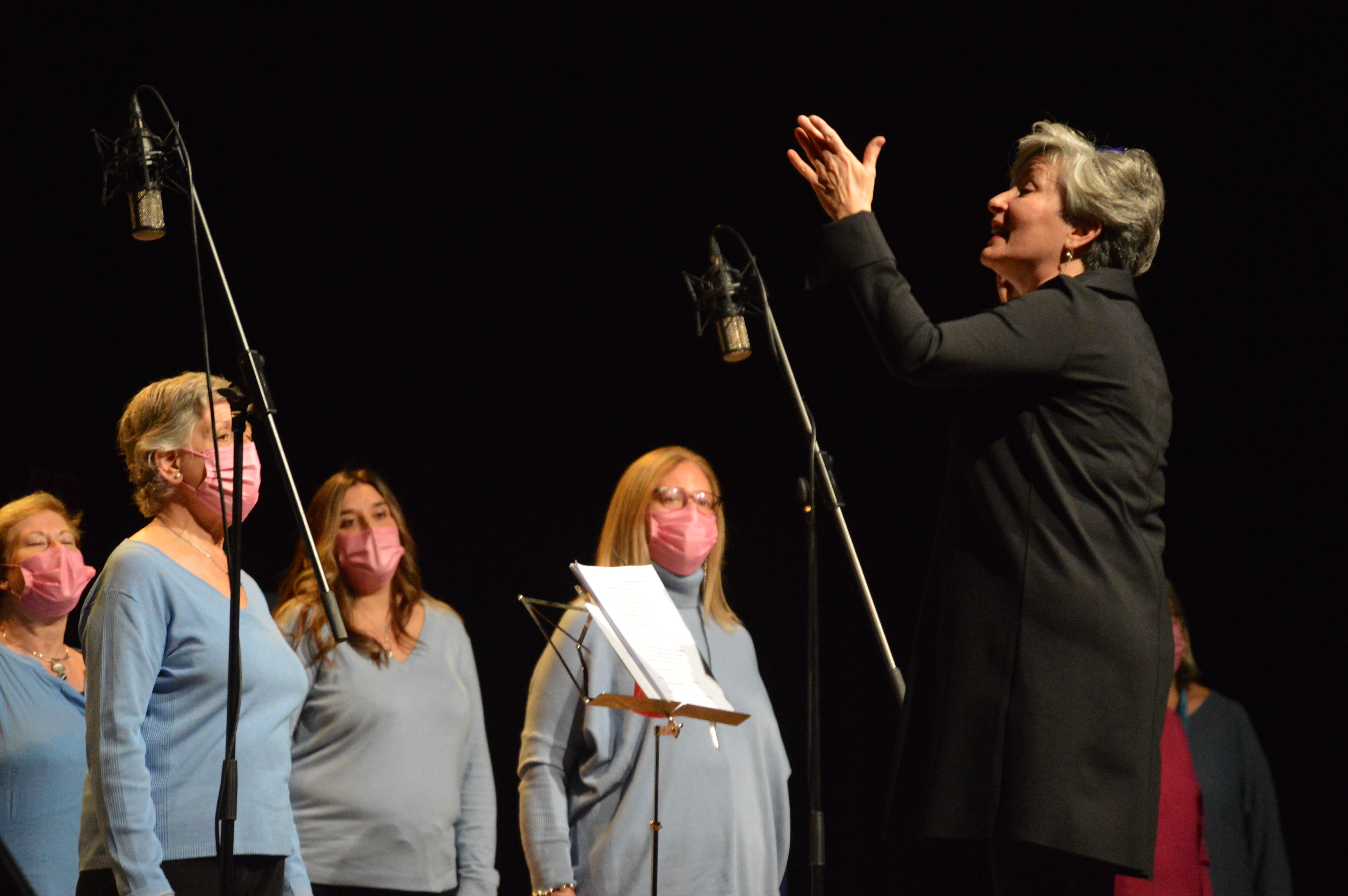 Concert de corals de Cerdanyola amb el Cor Ítaca, el Cor de la UAB i el Cor de Dones per la Pau. FOTO: Nora Muñoz Otero